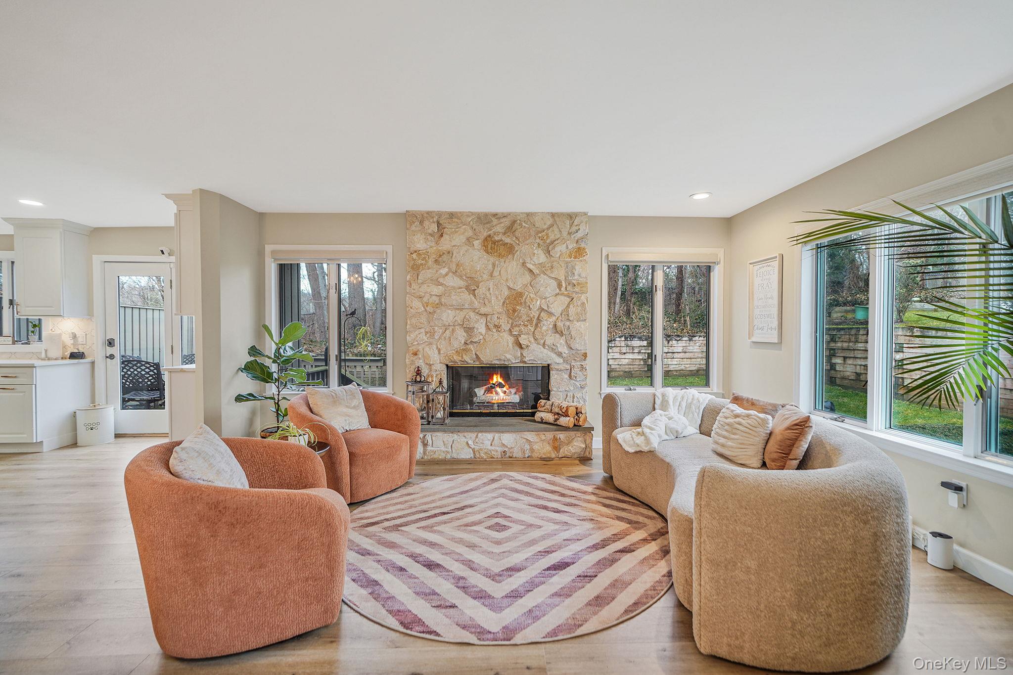 6 Stone Gate Court # 6, Smithtown, NY 11787