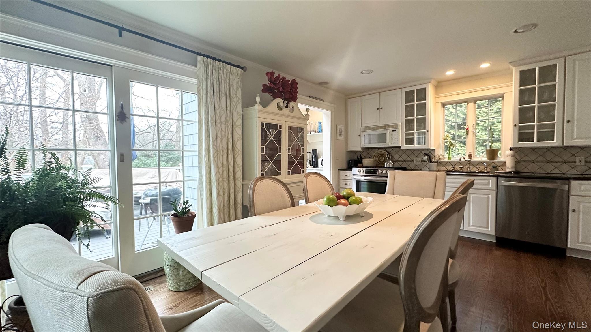 35 High Street, Locust Valley, NY 11560