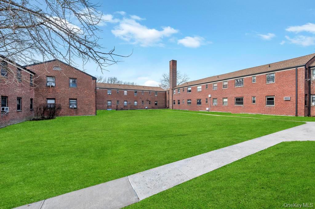 196-72 69th Ave # 1 FL, Fresh Meadows, NY 11365