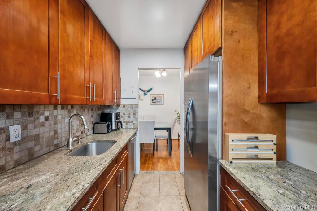 196-72 69th Ave # 1 FL, Fresh Meadows, NY 11365