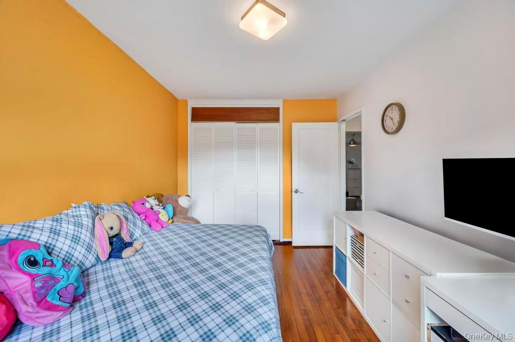 196-72 69th Ave # 1 FL, Fresh Meadows, NY 11365