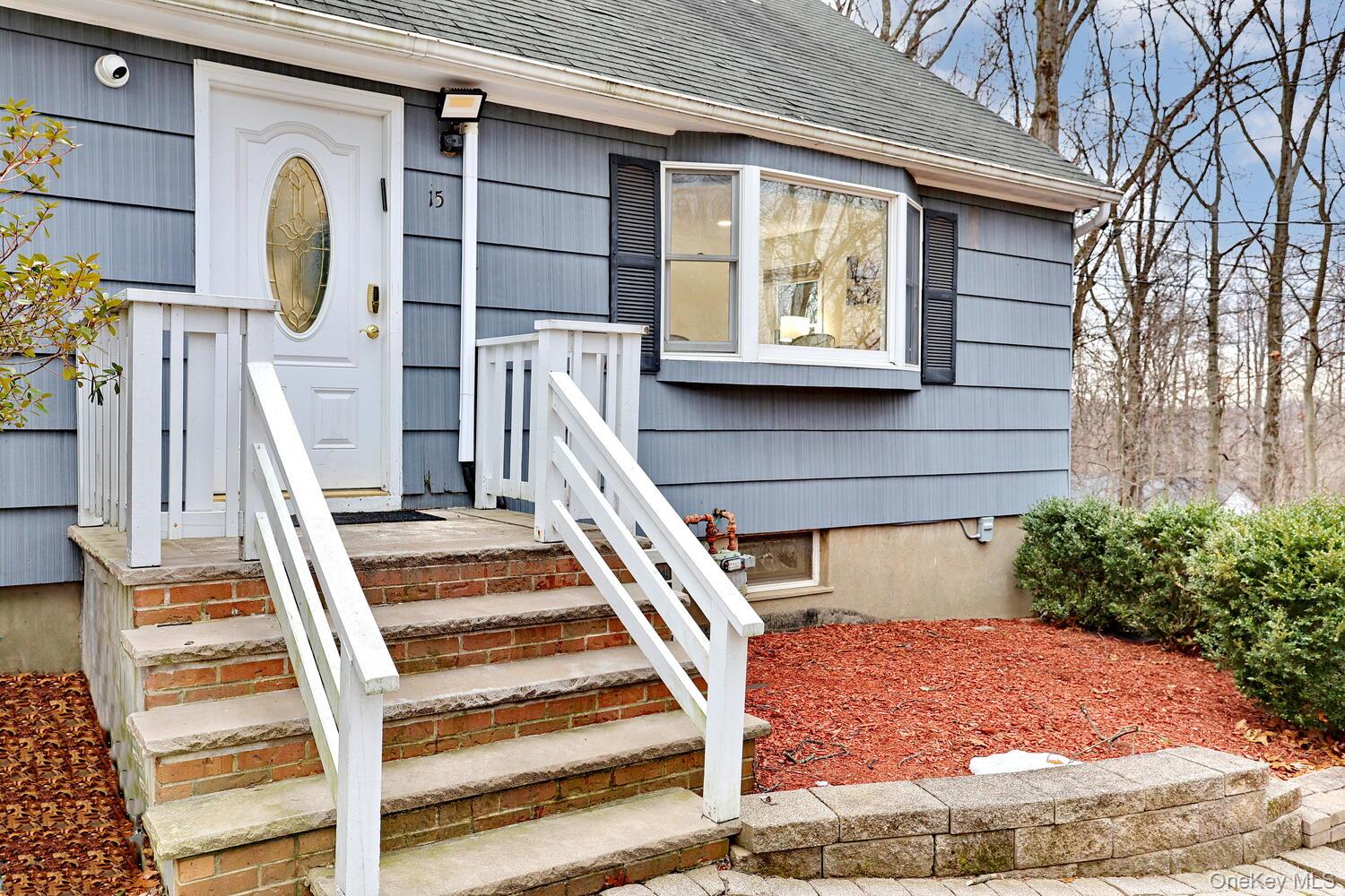 15 Woodland Place, Airmont, NY 10952