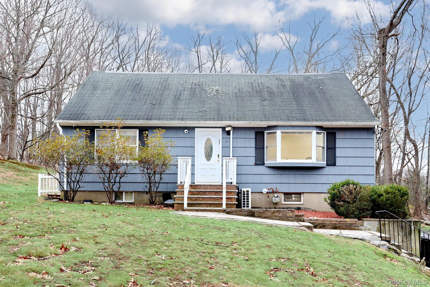 15 Woodland Place, Airmont, NY 10952