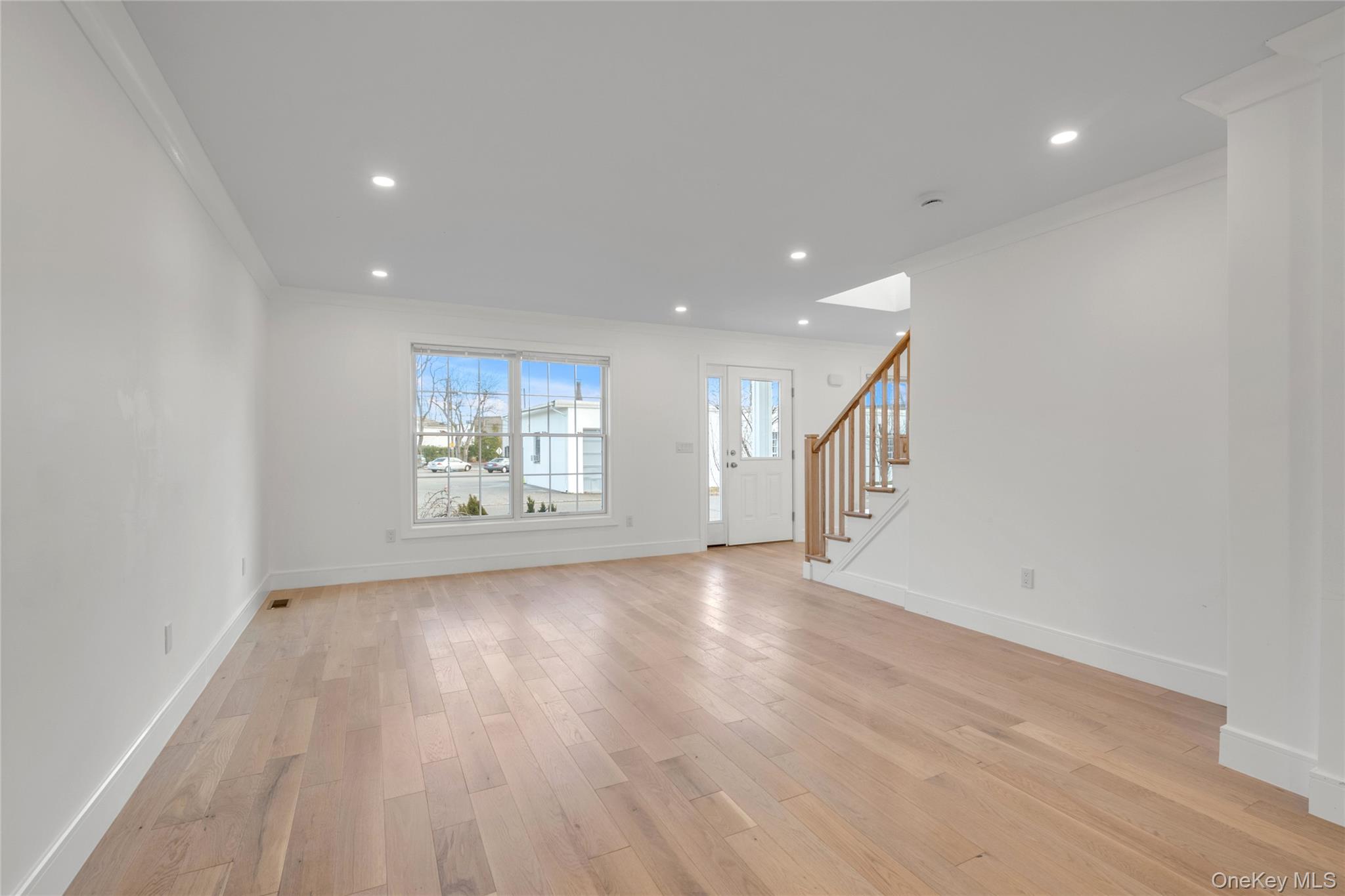 One Manhasset Avenue # B, Port Washington, NY 11050