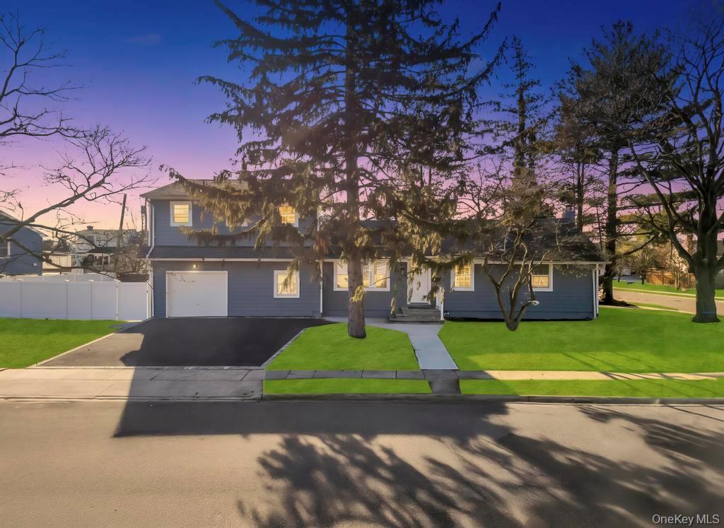 22 Bruce Lane, Farmingdale, NY 11735