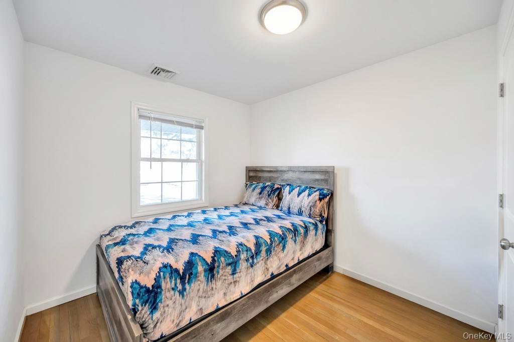 22 Bruce Lane, Farmingdale, NY 11735