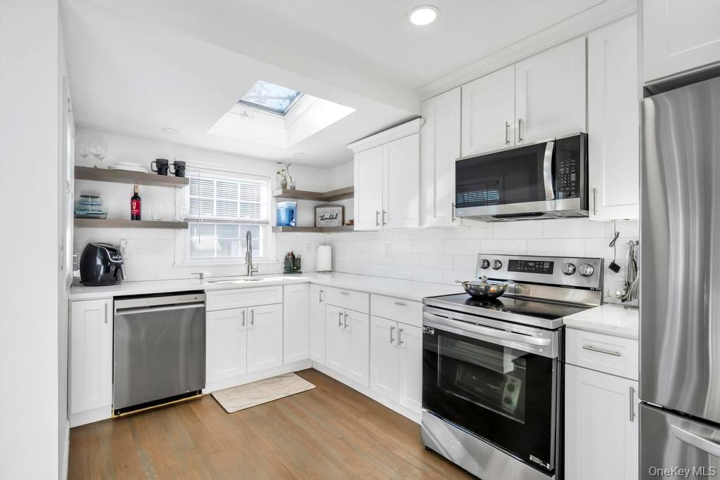 22 Bruce Lane, Farmingdale, NY 11735