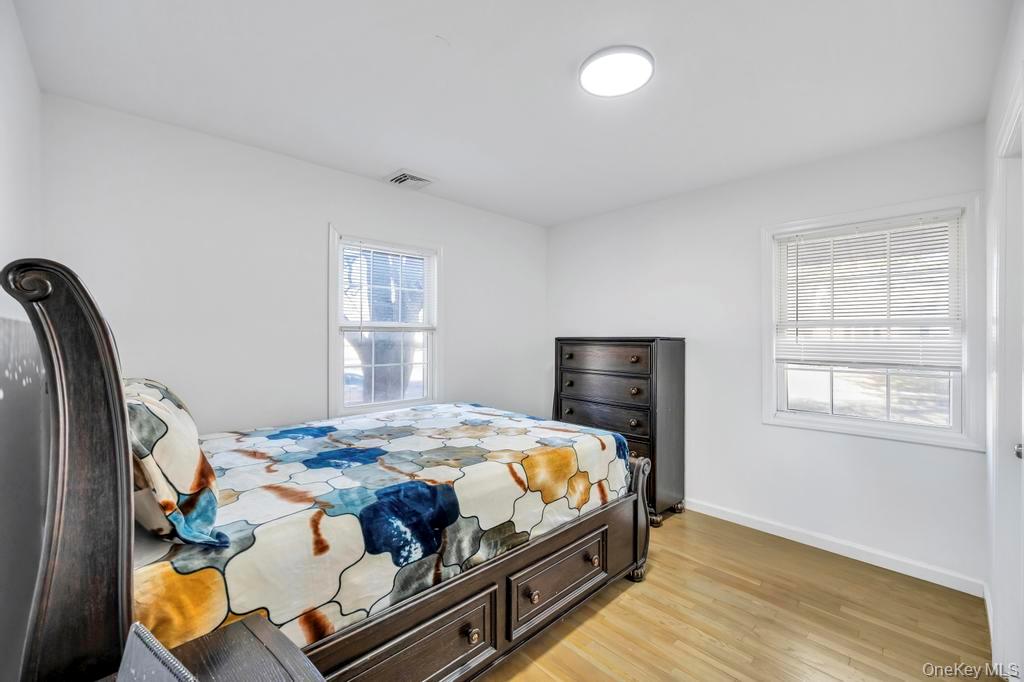 22 Bruce Lane, Farmingdale, NY 11735