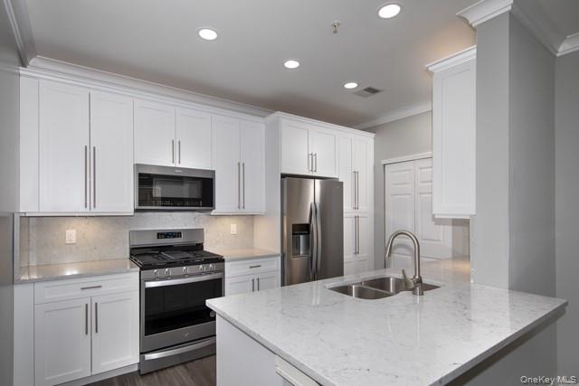 1 Charles Pond Drive # 4-427, Coram, NY 11727