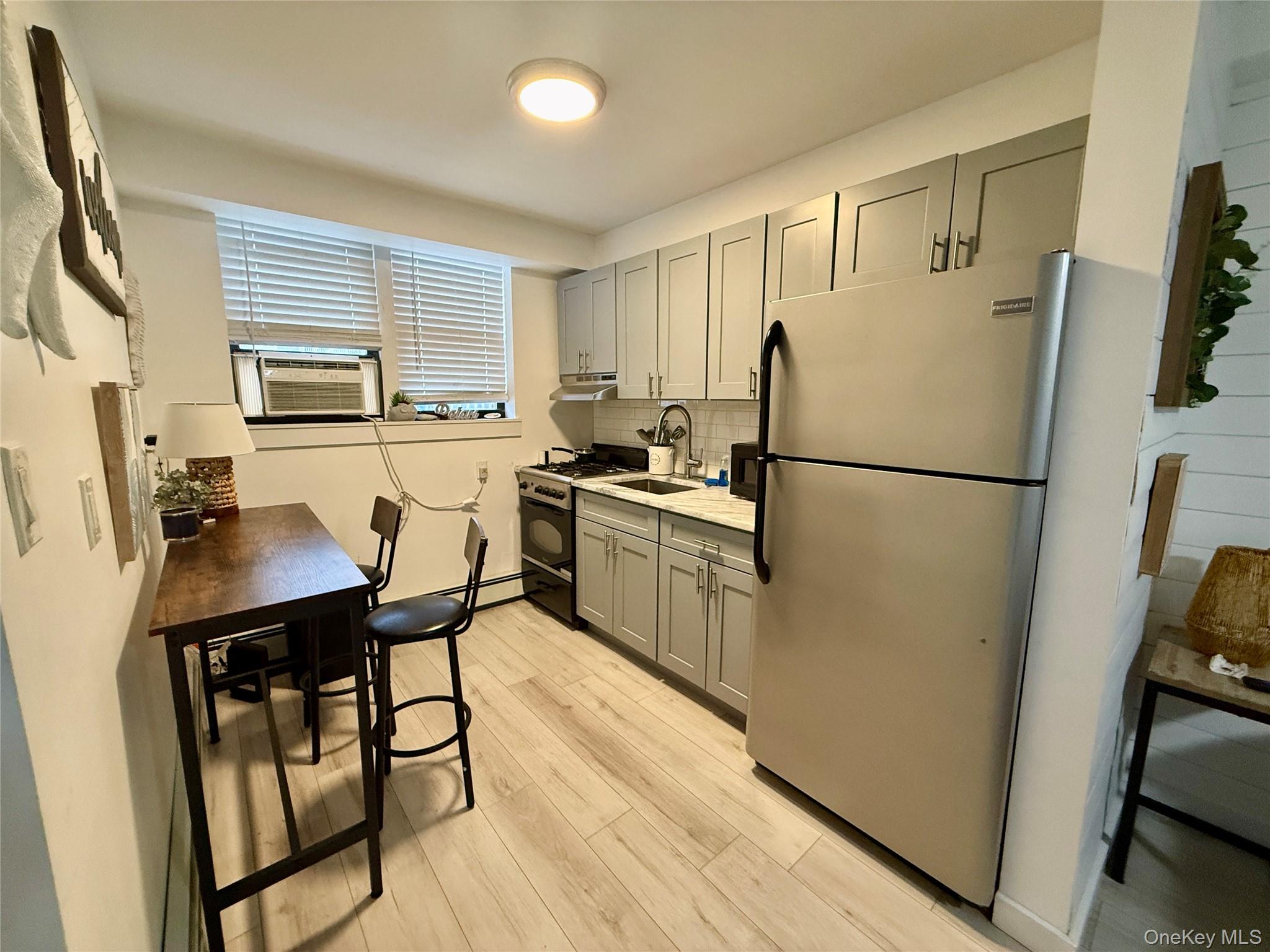 65 W Broadway # 2G, Long Beach, NY 11561