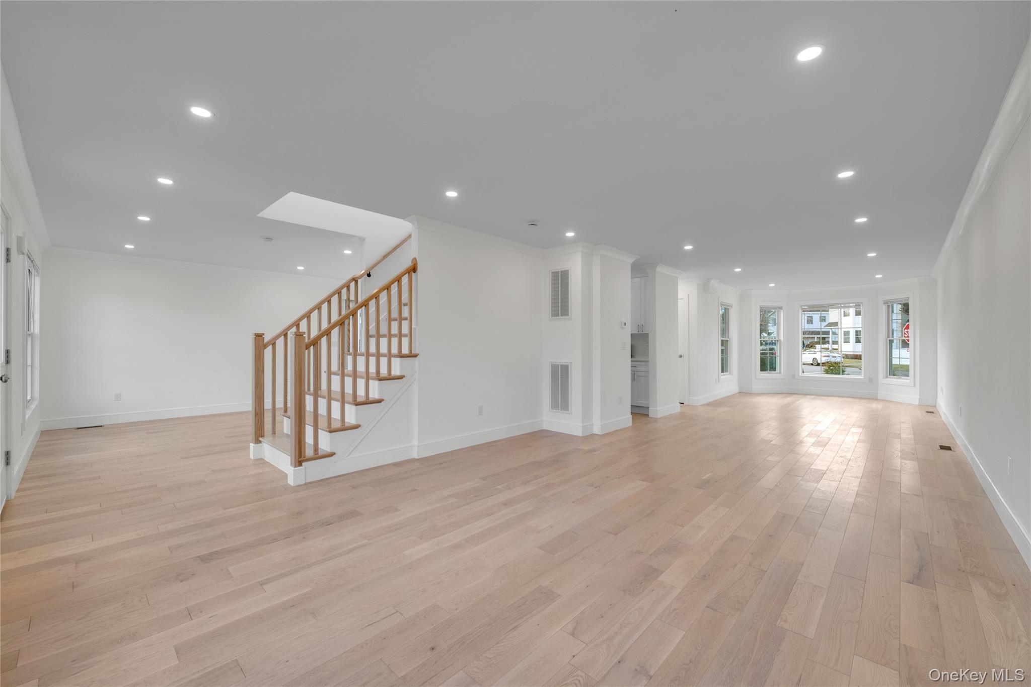 One Manhasset Avenue # A, Port Washington, NY 11050