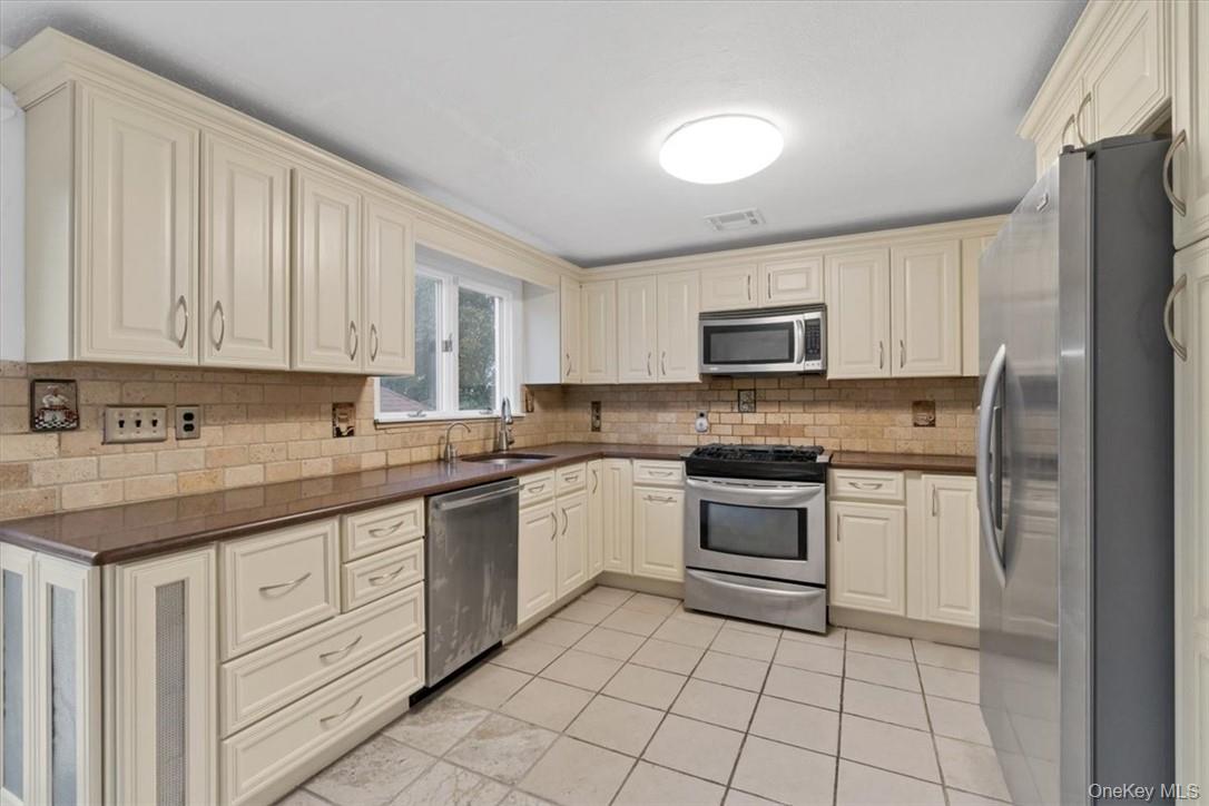 1467 Goshen Turnpike, Middletown, NY 10941