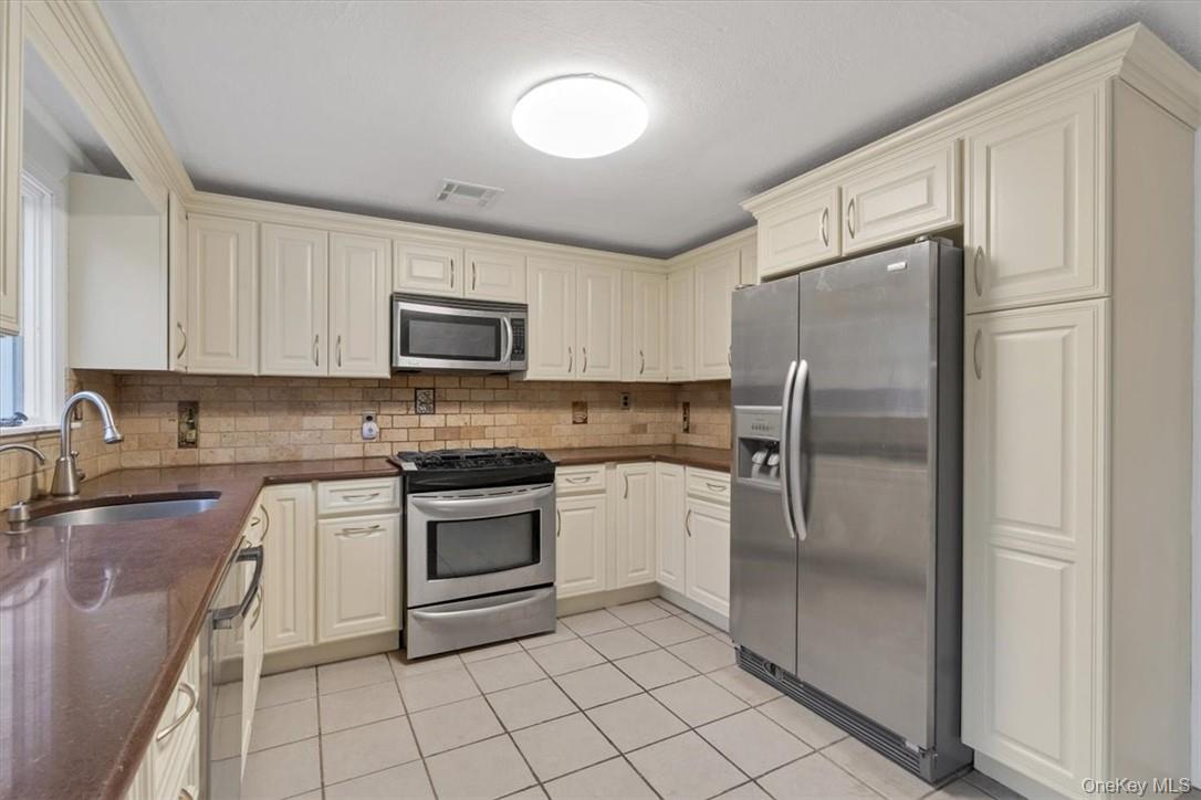 1467 Goshen Turnpike, Middletown, NY 10941