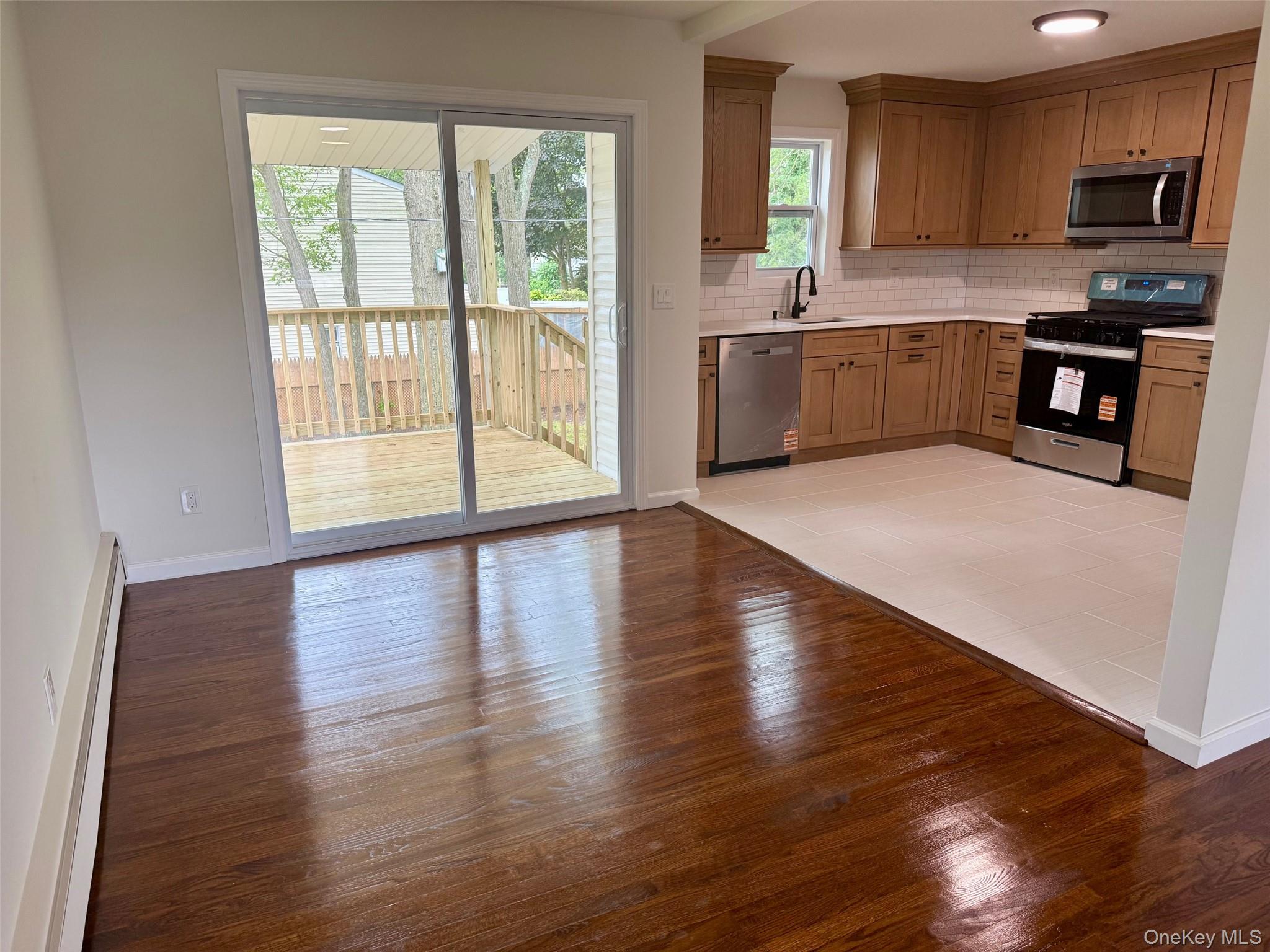 30 7th Street, Holbrook, NY 11741