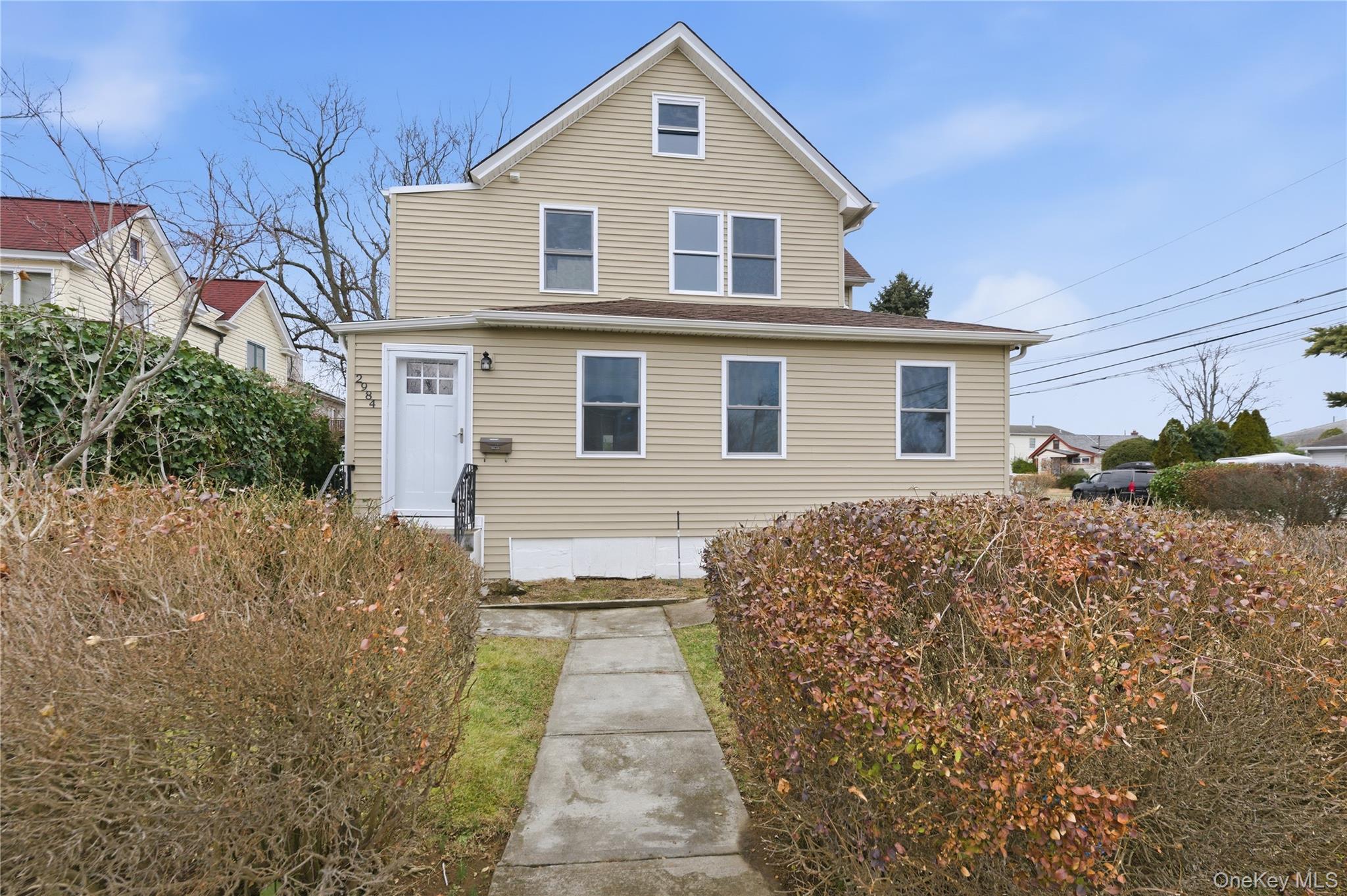 2984 Dorlon Place # Upper, Baldwin, NY 11510