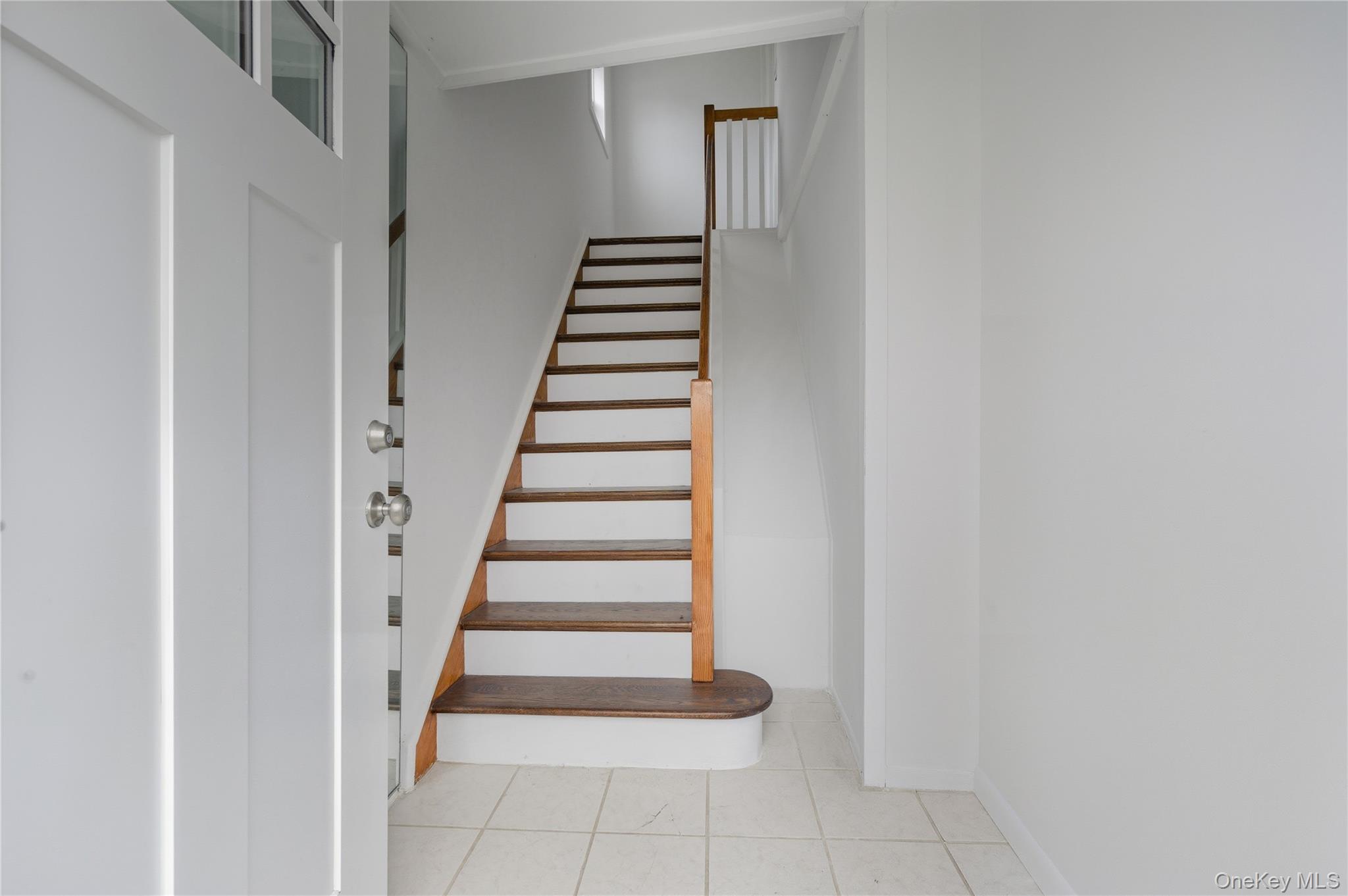 2984 Dorlon Place # Upper, Baldwin, NY 11510