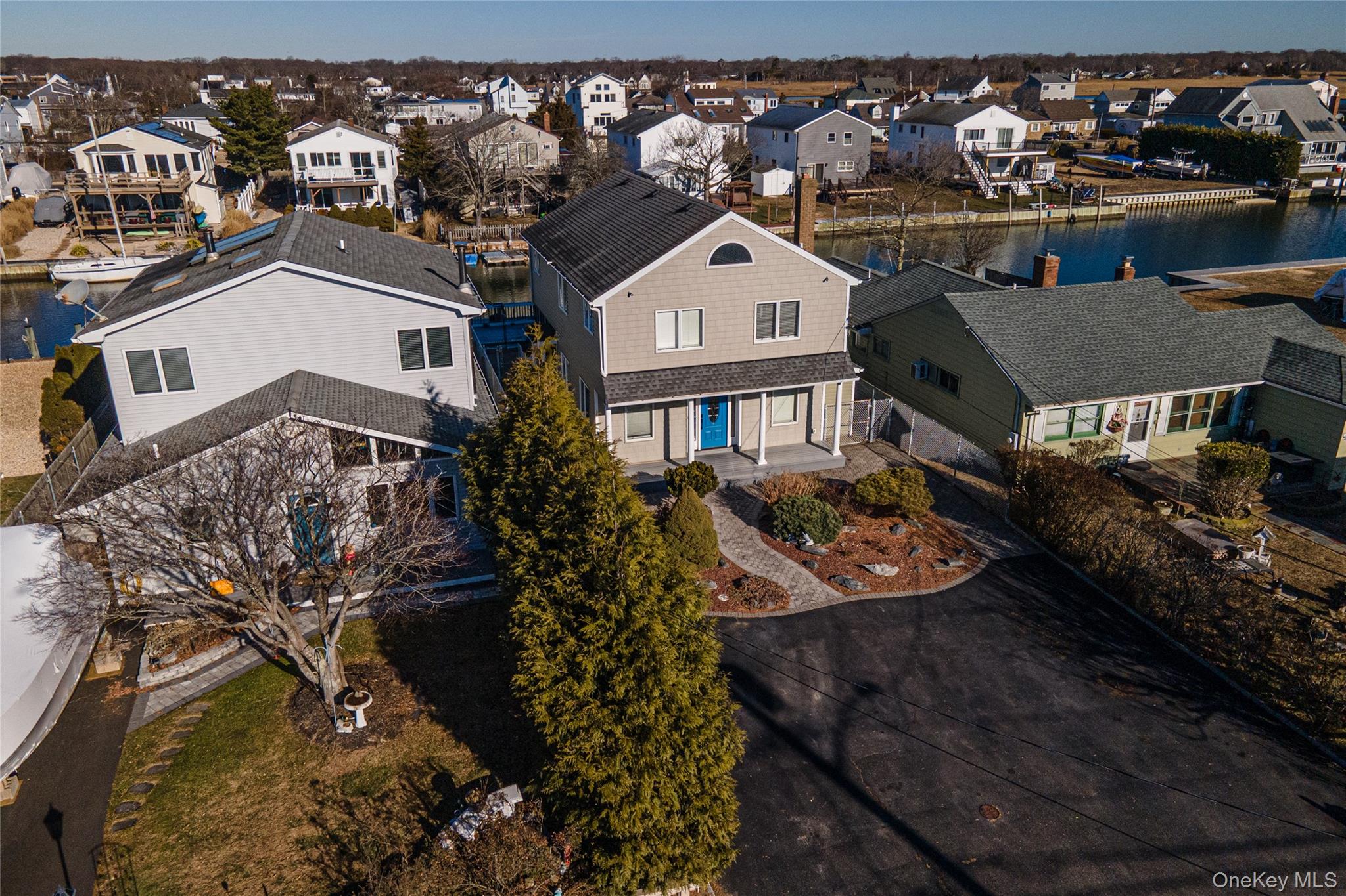 15 Roneck Court, Shirley, NY 11967