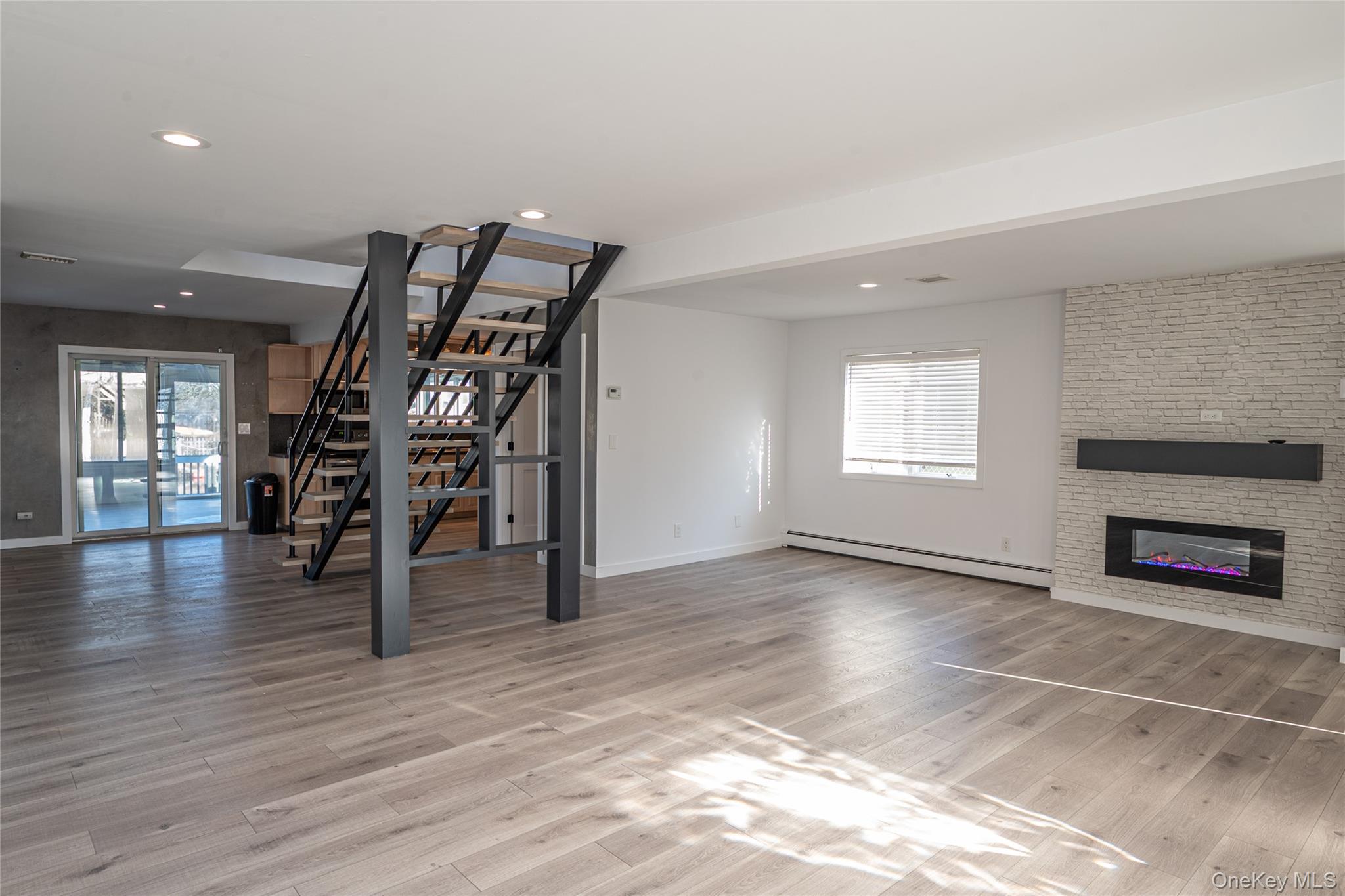 15 Roneck Court, Shirley, NY 11967