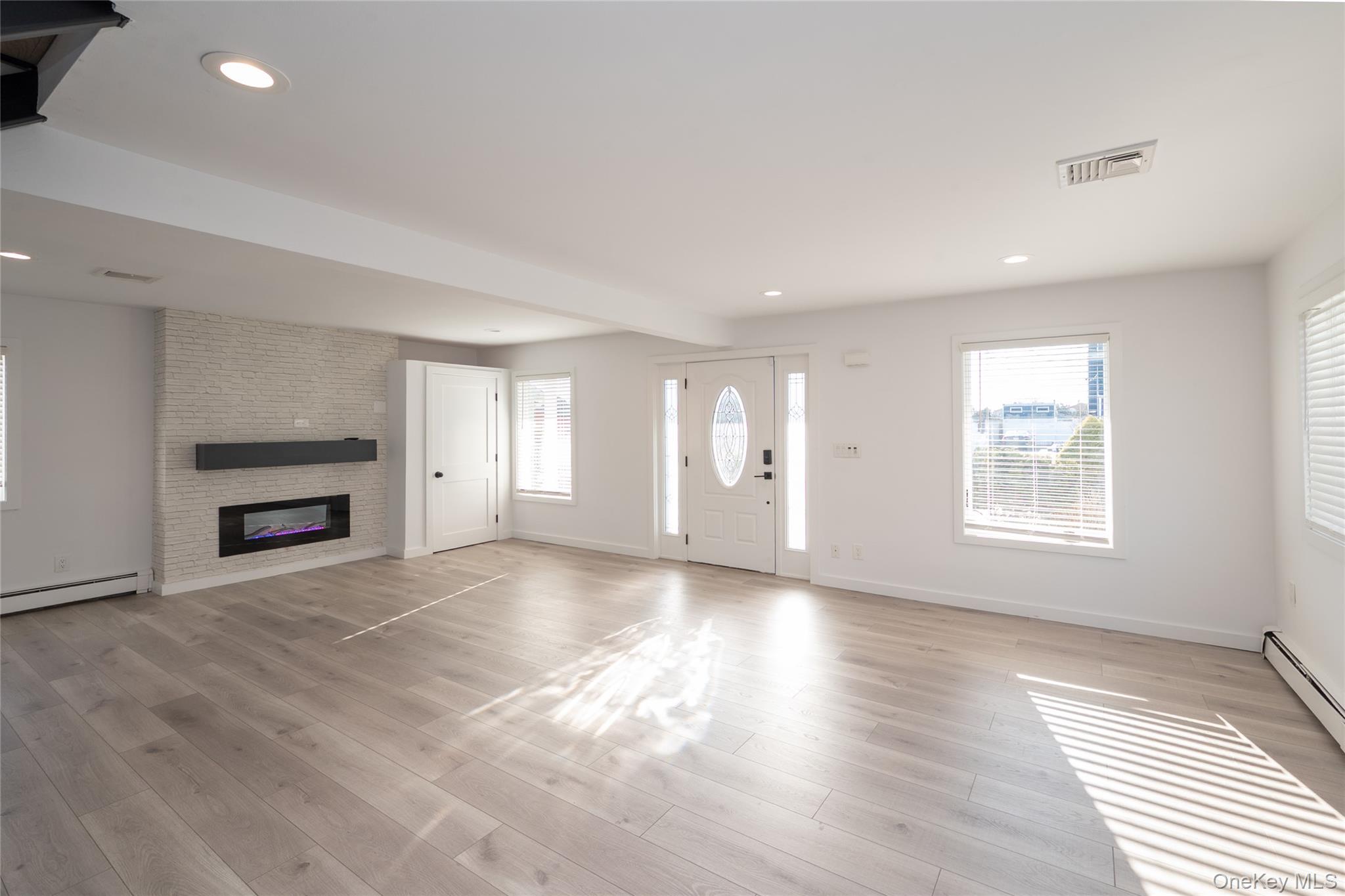 15 Roneck Court, Shirley, NY 11967