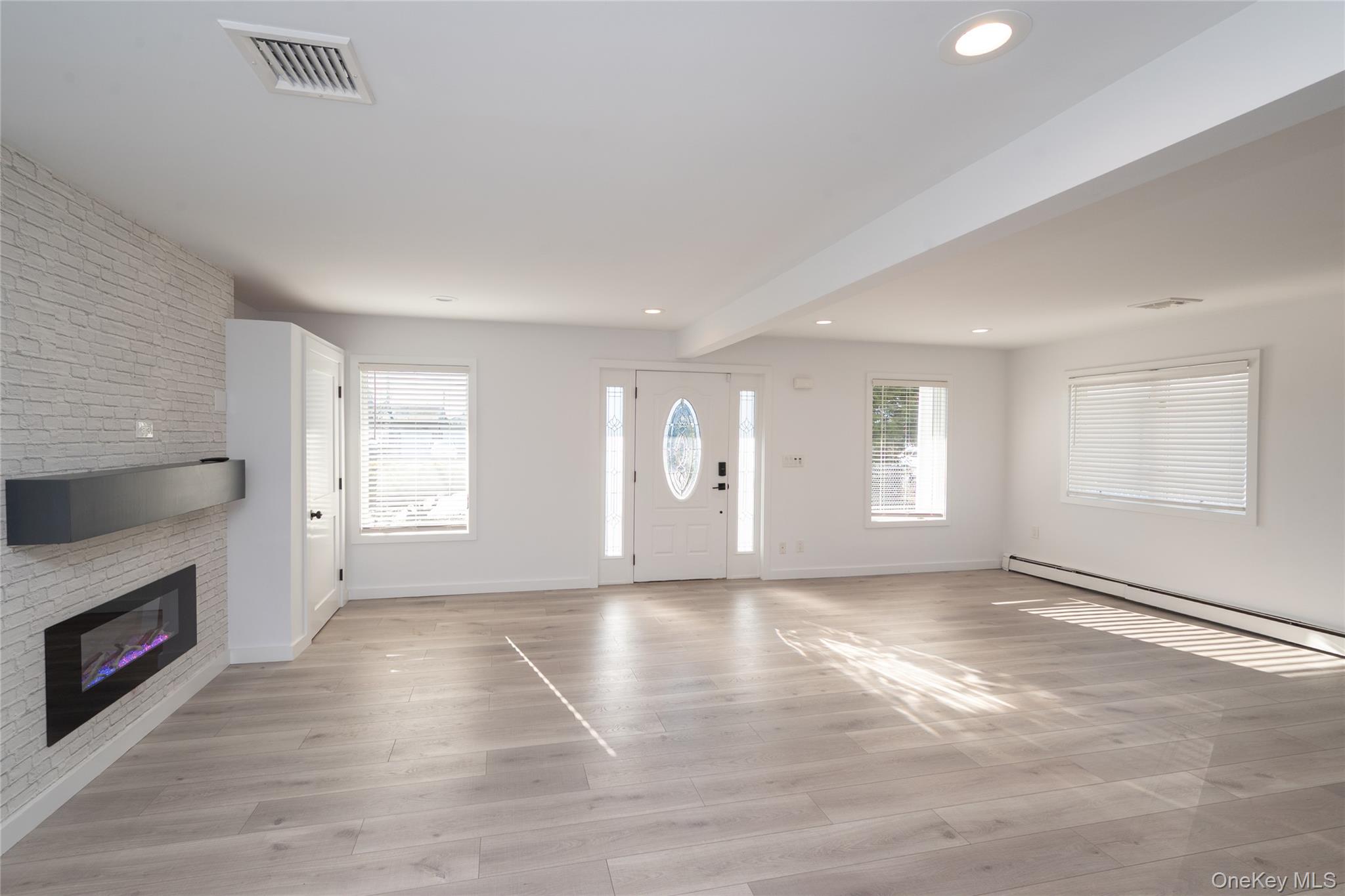 15 Roneck Court, Shirley, NY 11967