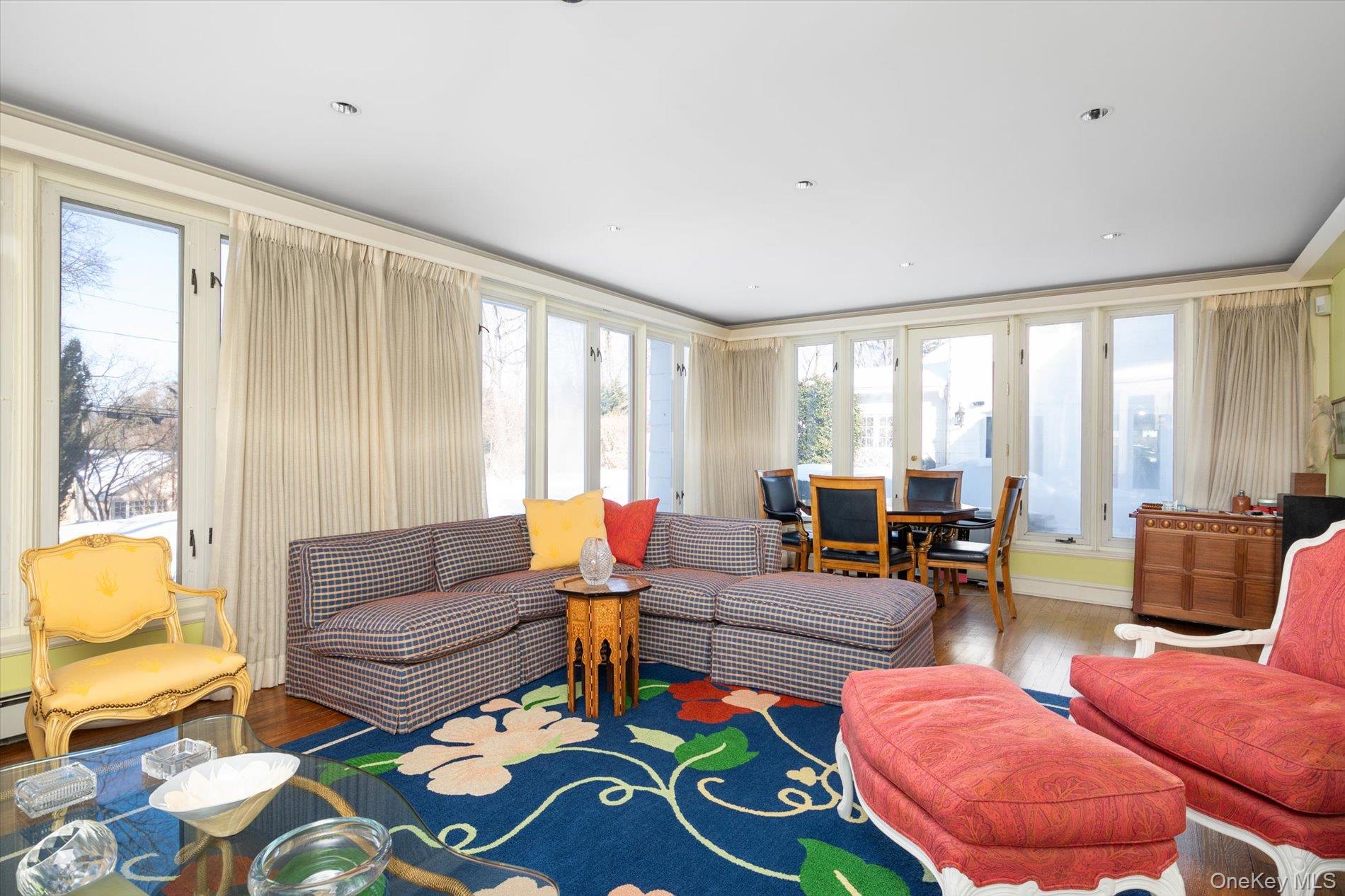 19 Amherst Road, Great Neck, NY 11021