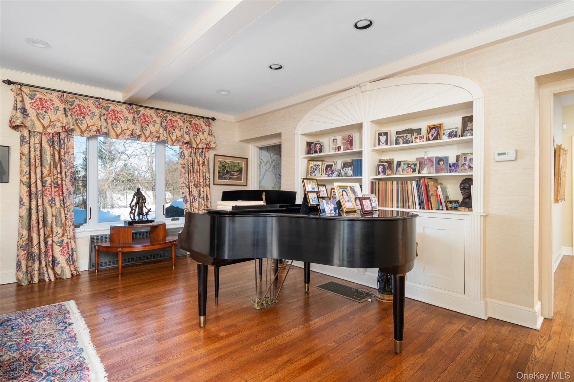 19 Amherst Road, Great Neck, NY 11021