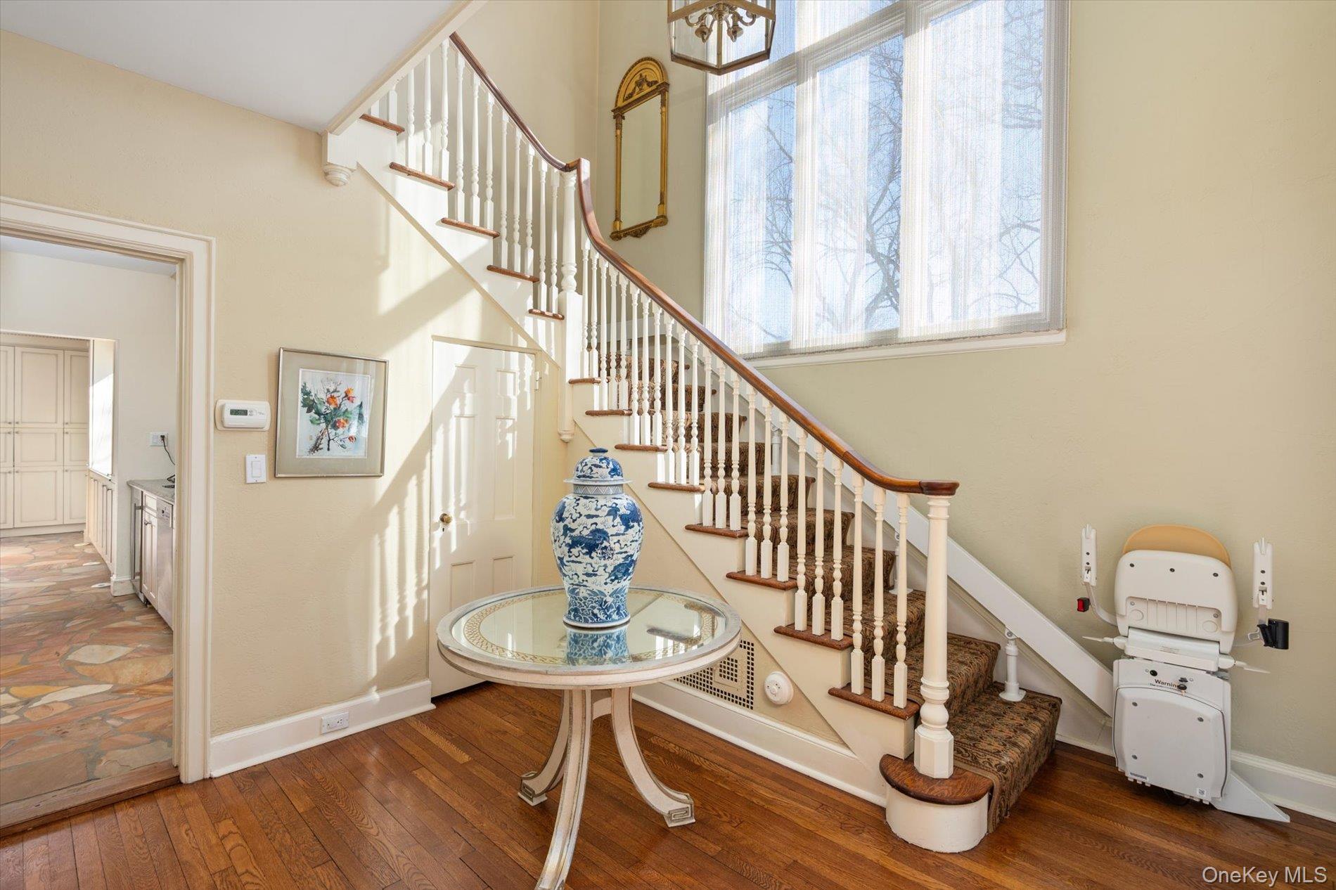 19 Amherst Road, Great Neck, NY 11021