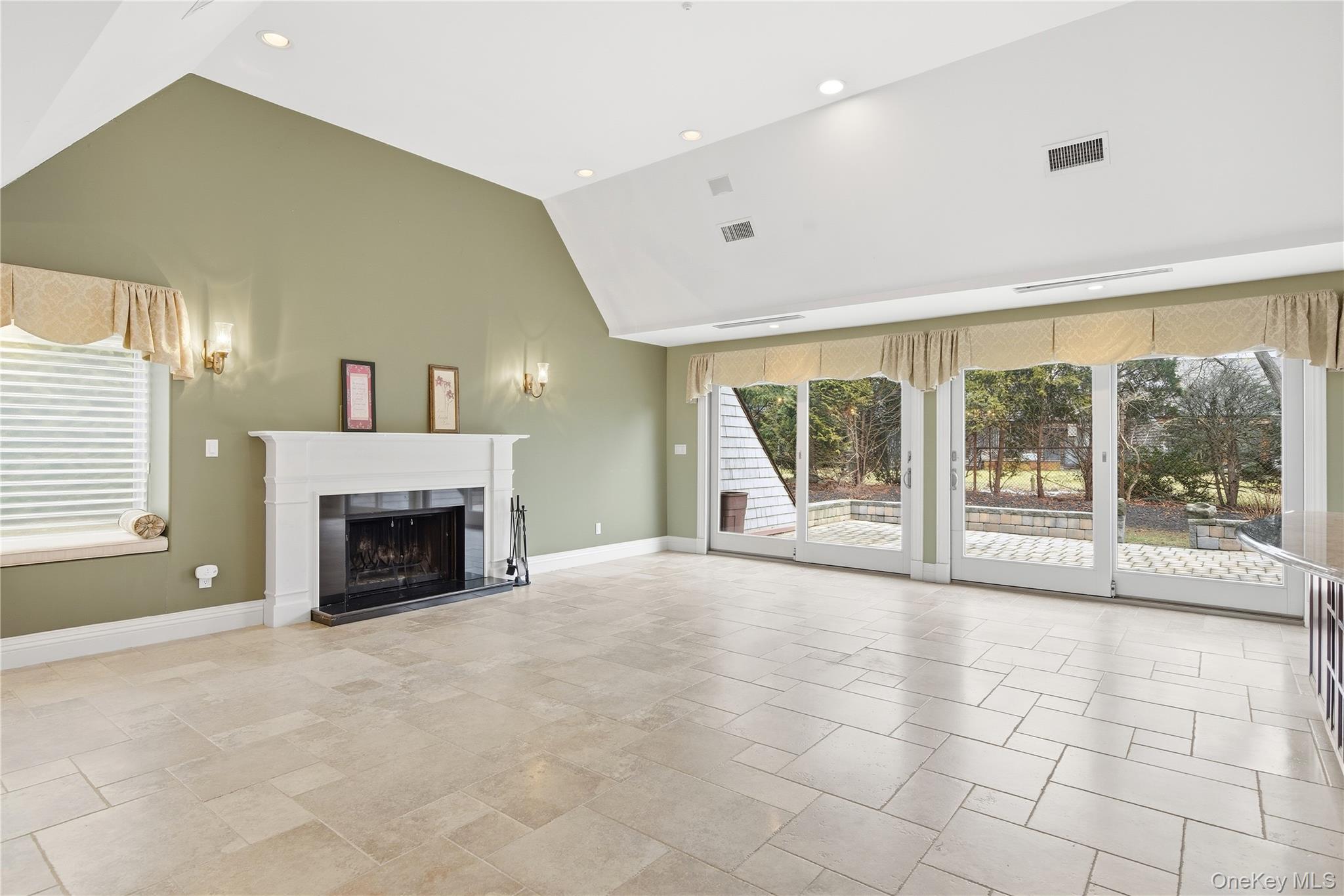 31 Admirals Drive E, Bay Shore, NY 11706