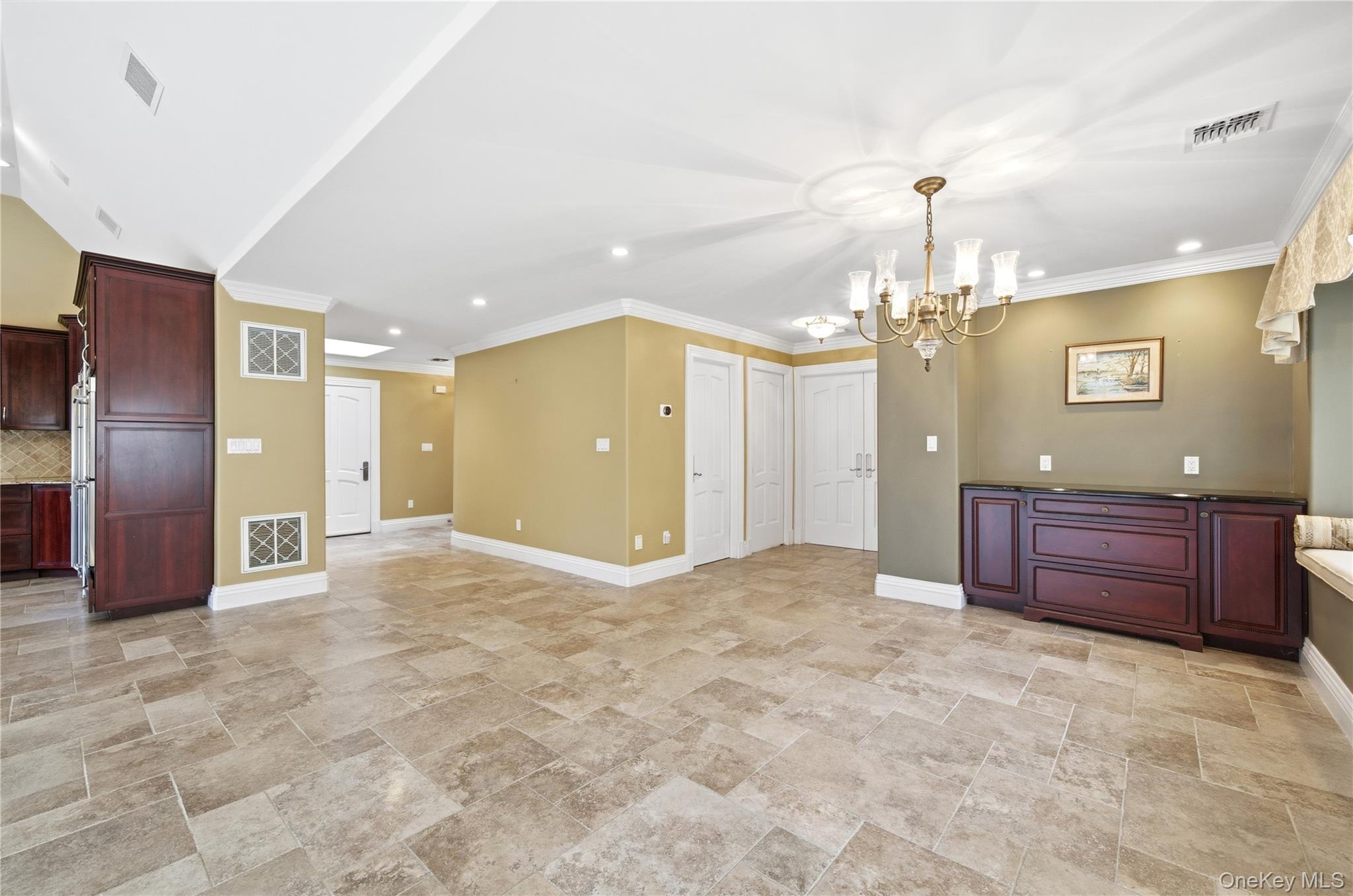 31 Admirals Drive E, Bay Shore, NY 11706