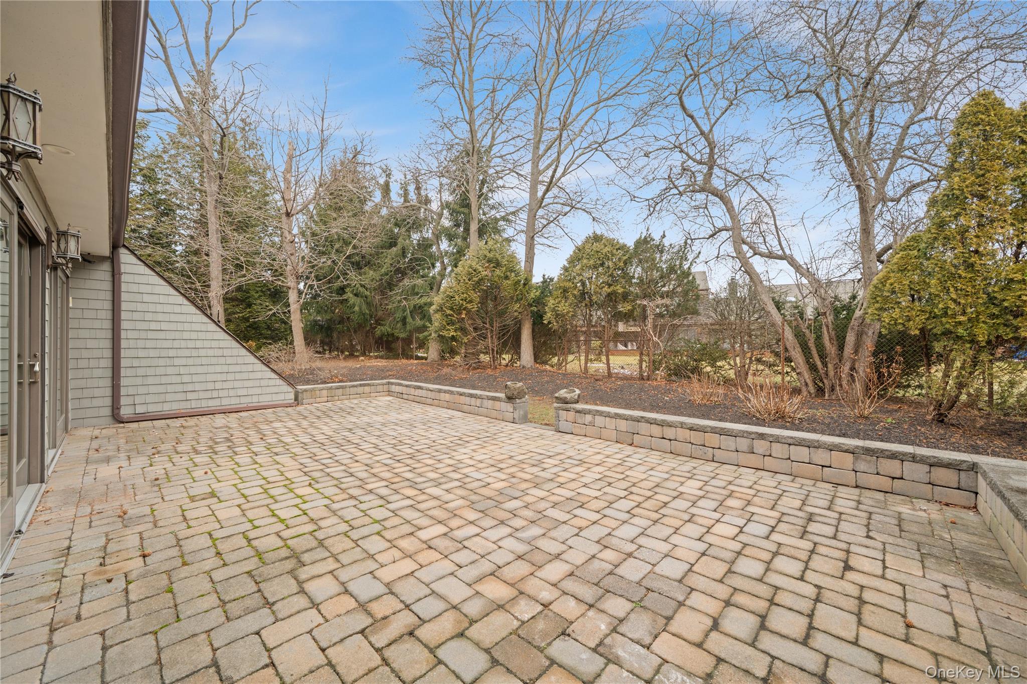 31 Admirals Drive E, Bay Shore, NY 11706