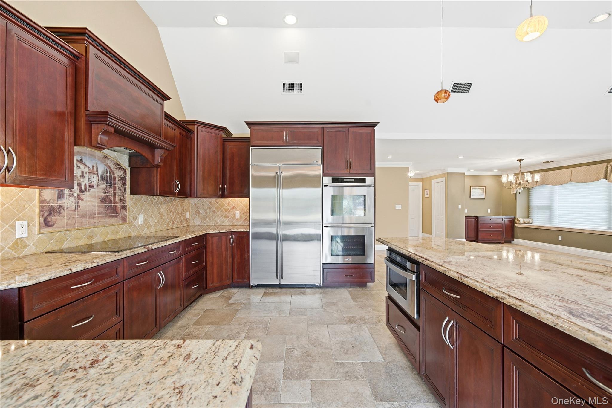 31 Admirals Drive E, Bay Shore, NY 11706