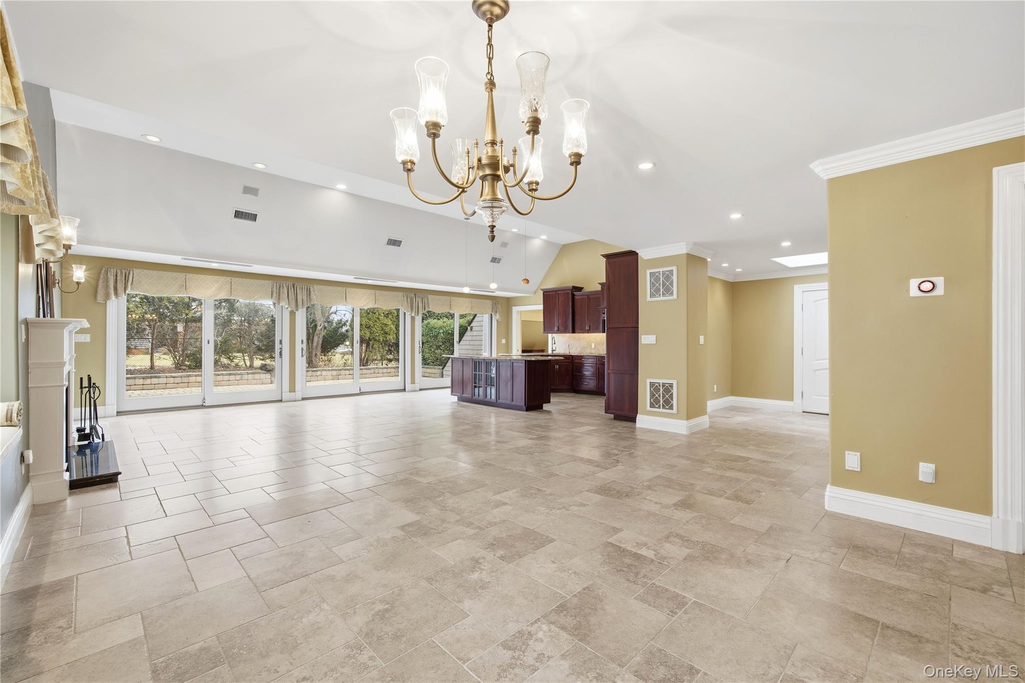 31 Admirals Drive E, Bay Shore, NY 11706