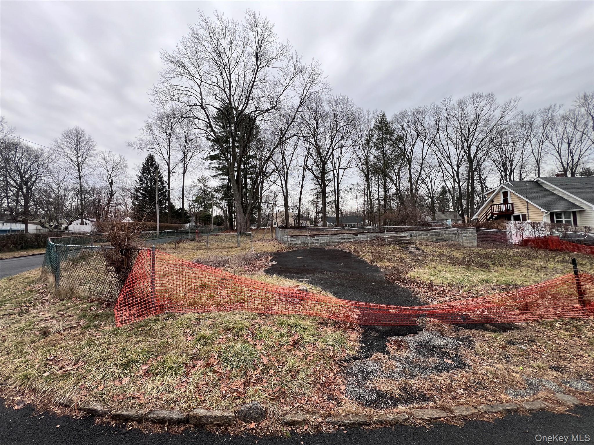 22 Tomahawk Drive, White Plains, NY 10603