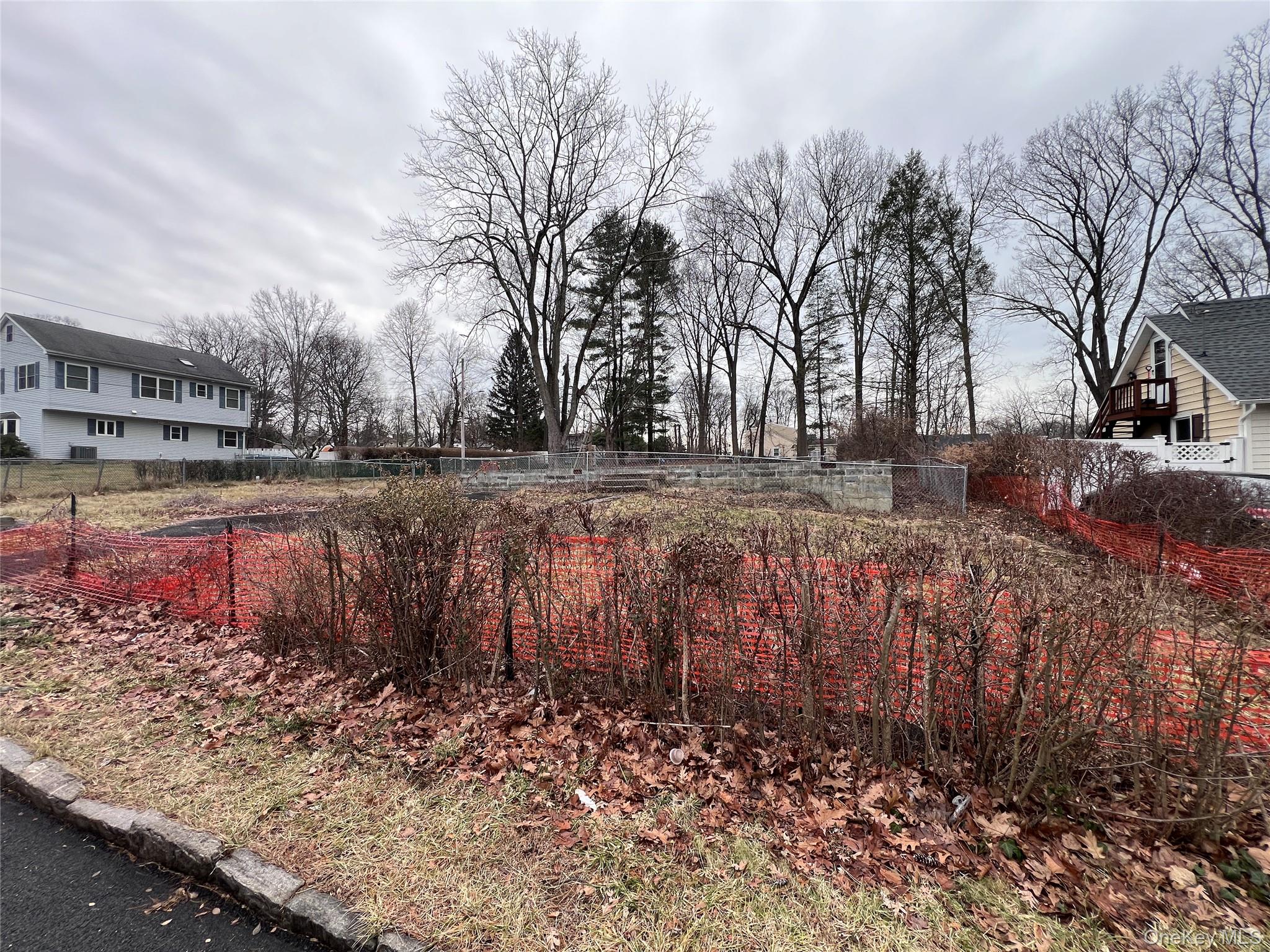 22 Tomahawk Drive, White Plains, NY 10603