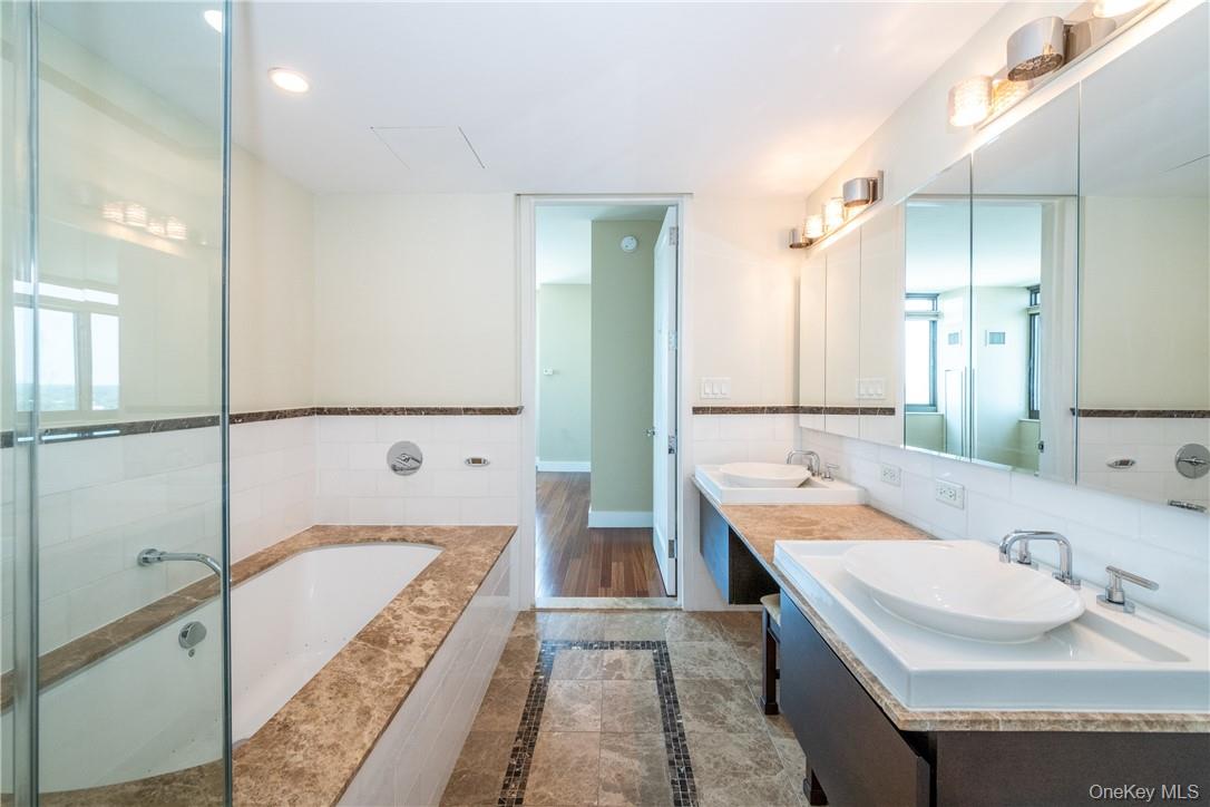 175 Huguenot Street # 1802, New Rochelle, NY 10801