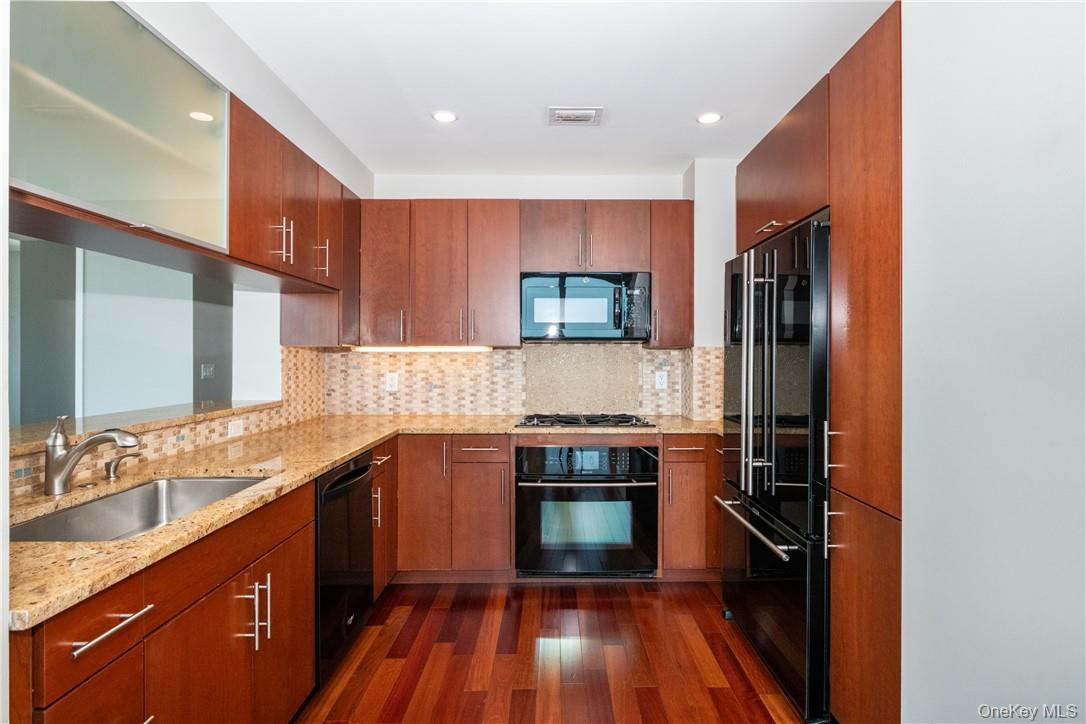 175 Huguenot Street # 1802, New Rochelle, NY 10801