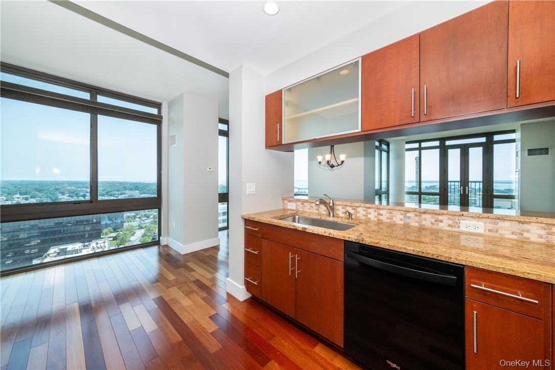 175 Huguenot Street # 1802, New Rochelle, NY 10801