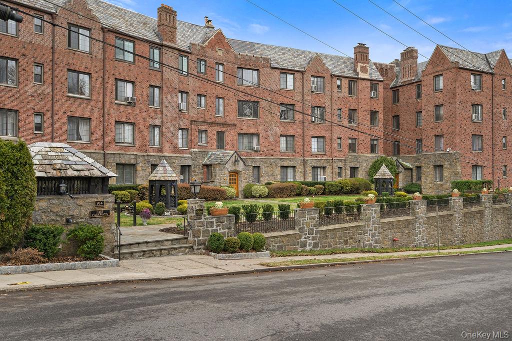 914 Wynnewood Road # LL4, Pelham, NY 10803