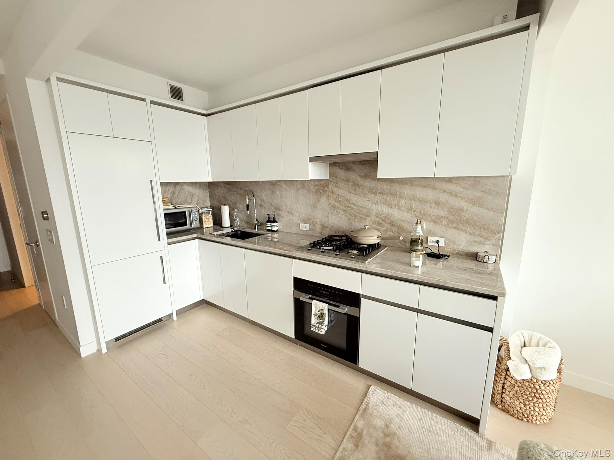 450 Washington Street # 306, New York (Manhattan), NY 10013