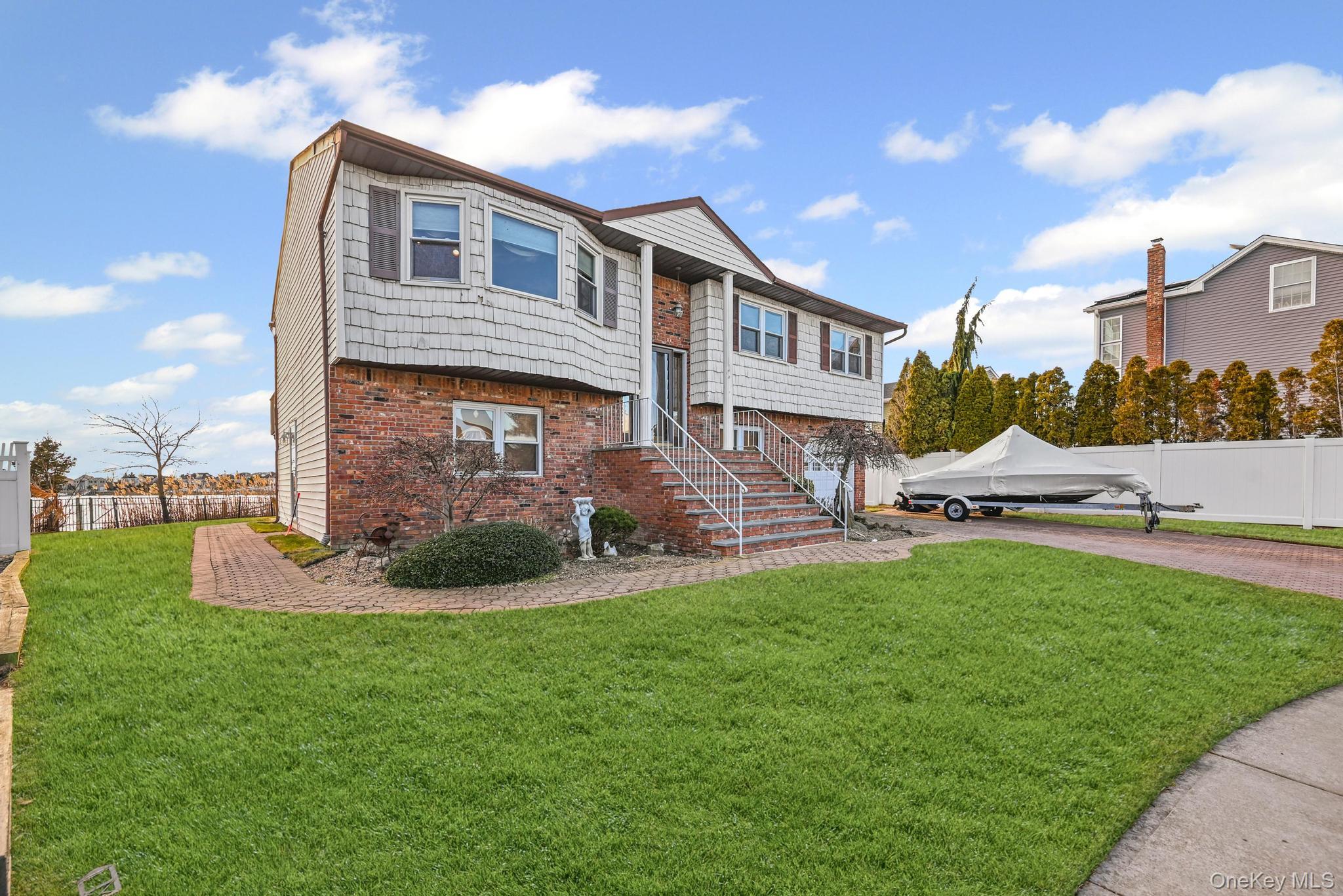 4068 Darby Lane, Seaford, NY 11783