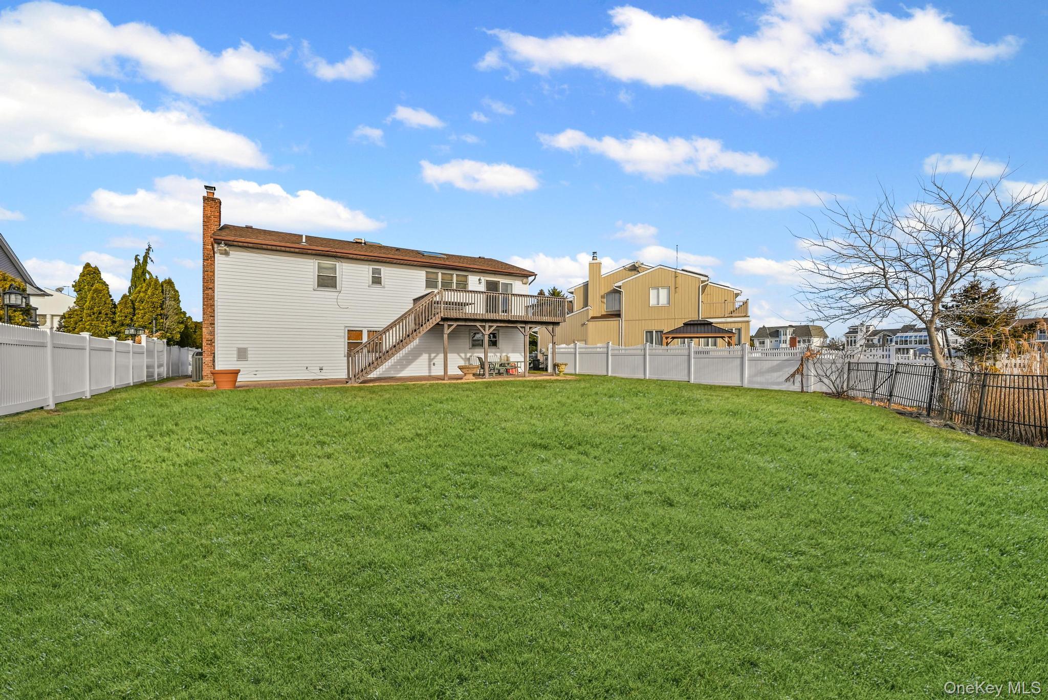 4068 Darby Lane, Seaford, NY 11783