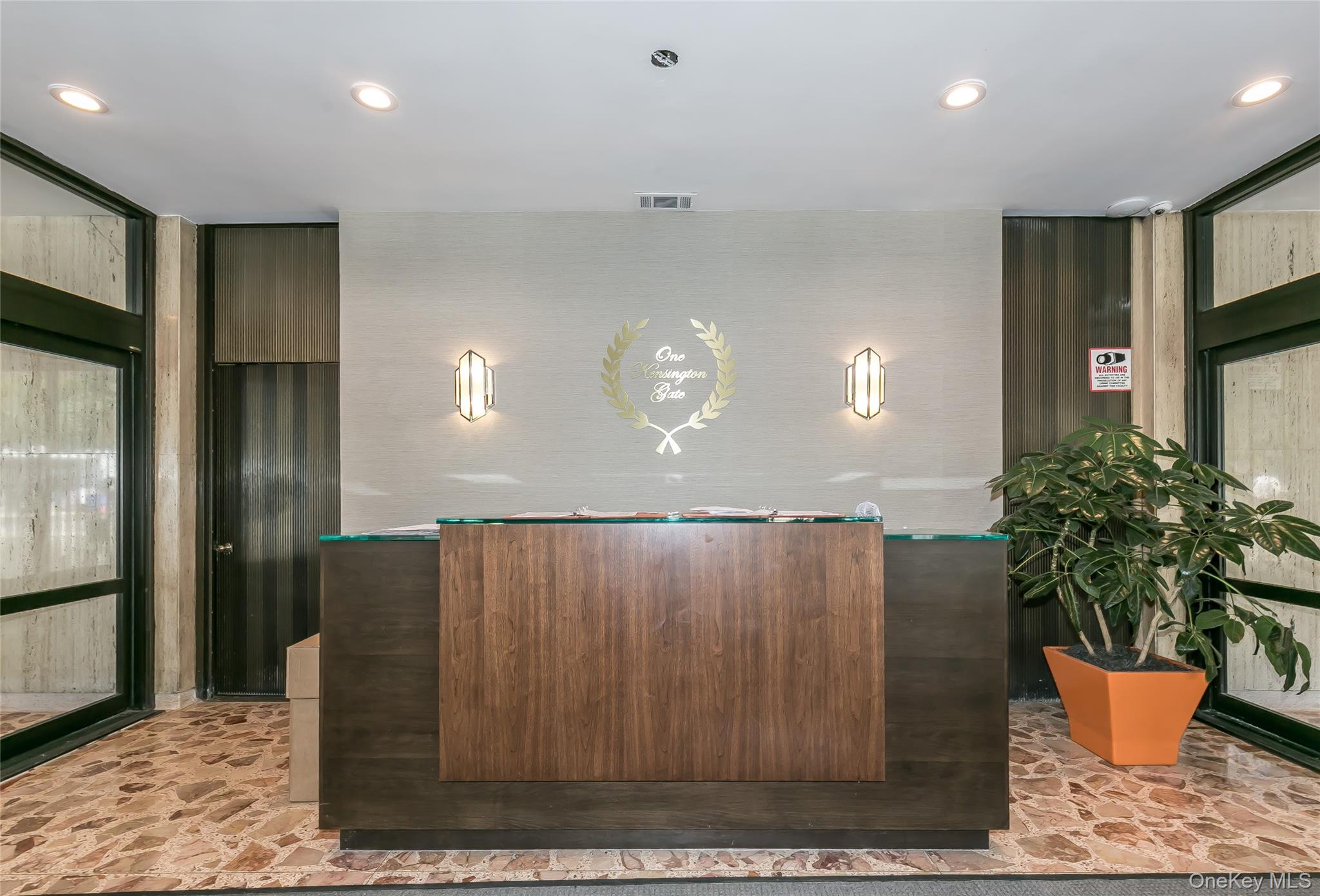 1 KENSINGTON GATE # 302, Great Neck, NY 11021