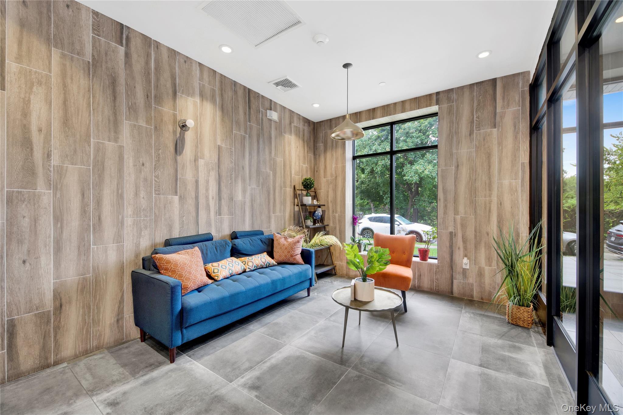 625 NORTH MACQUESTEN PARKWAY # 2B, Fleetwood, NY 10552