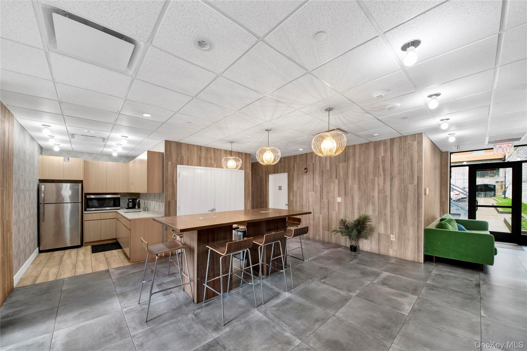 625 NORTH MACQUESTEN PARKWAY # 2B, Fleetwood, NY 10552