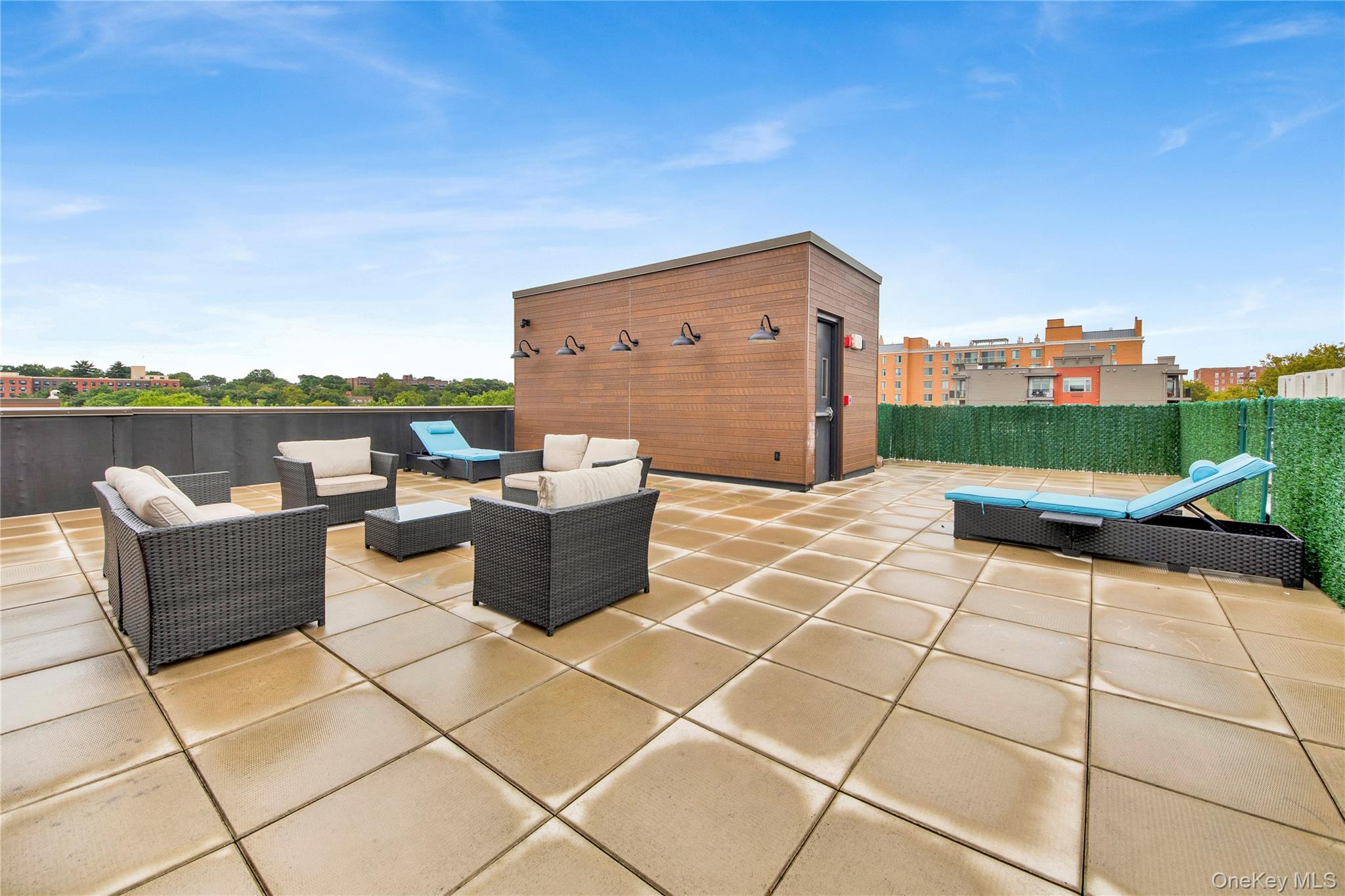 625 NORTH MACQUESTEN PARKWAY # 2B, Fleetwood, NY 10552