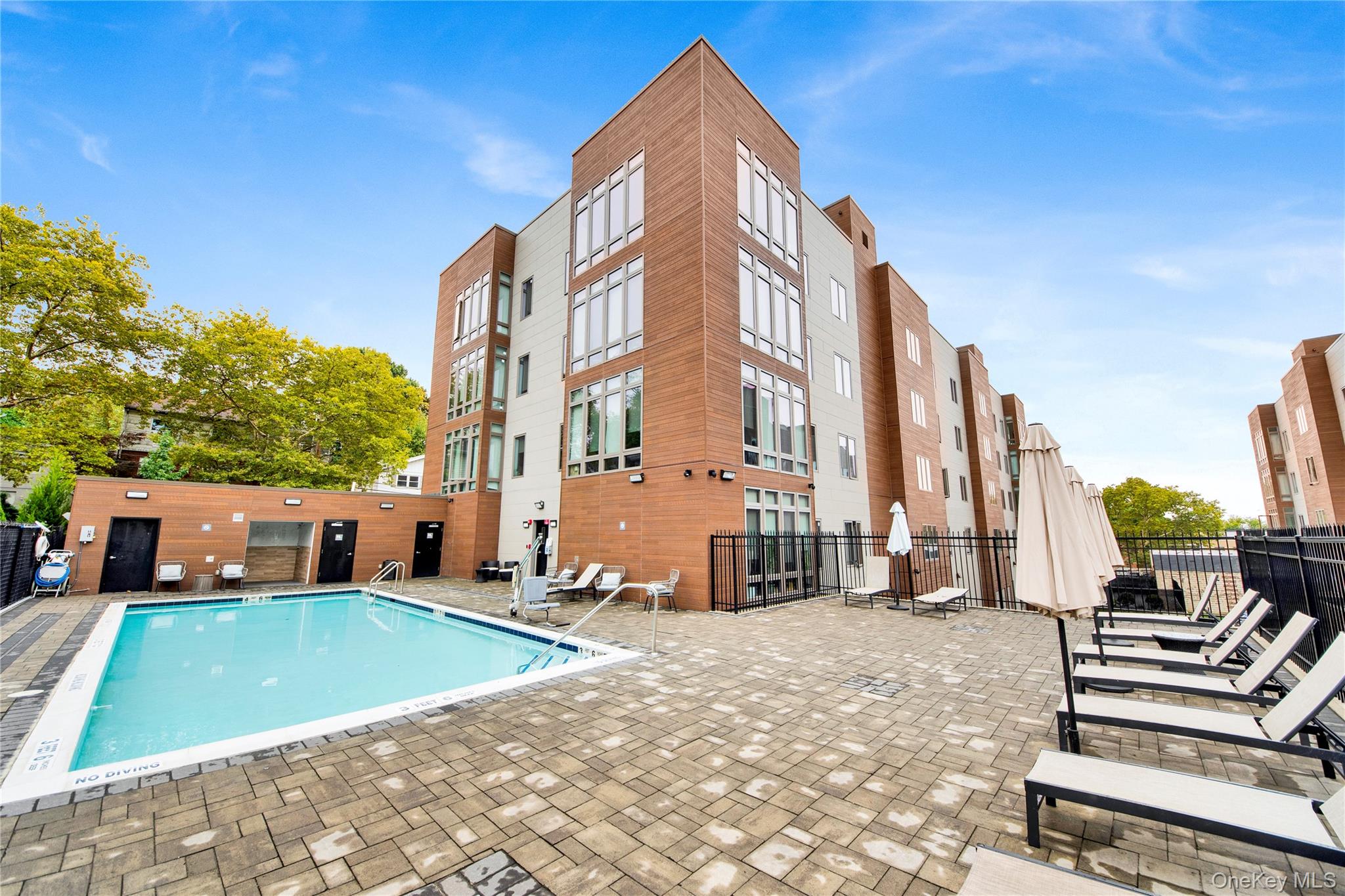 625 NORTH MACQUESTEN PARKWAY # 2B, Fleetwood, NY 10552