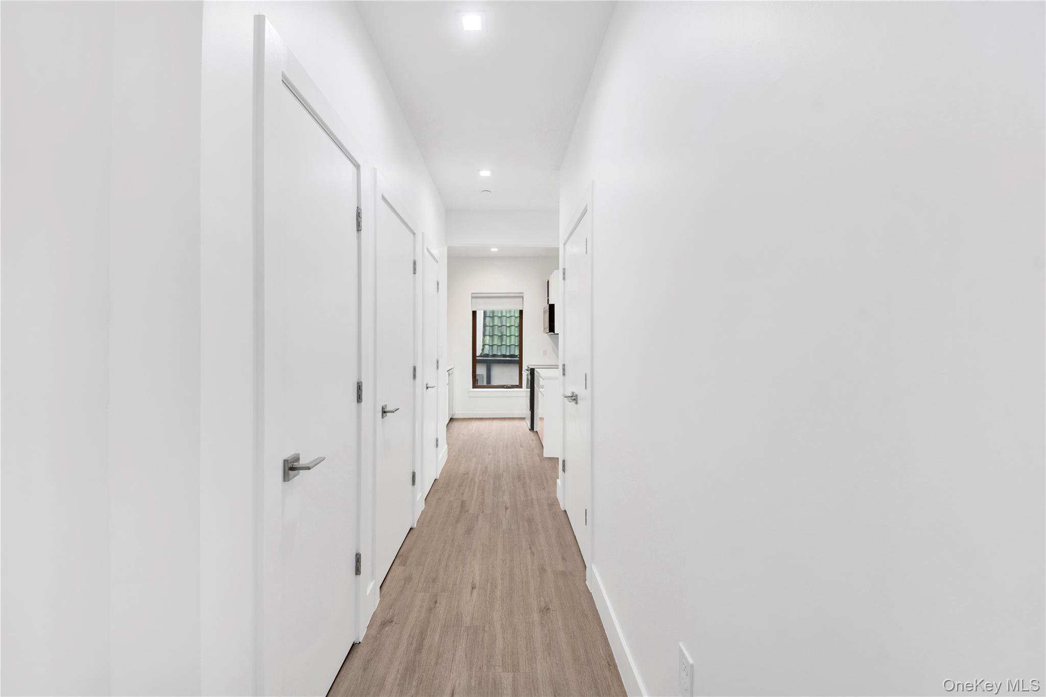 625 NORTH MACQUESTEN PARKWAY # 2B, Fleetwood, NY 10552