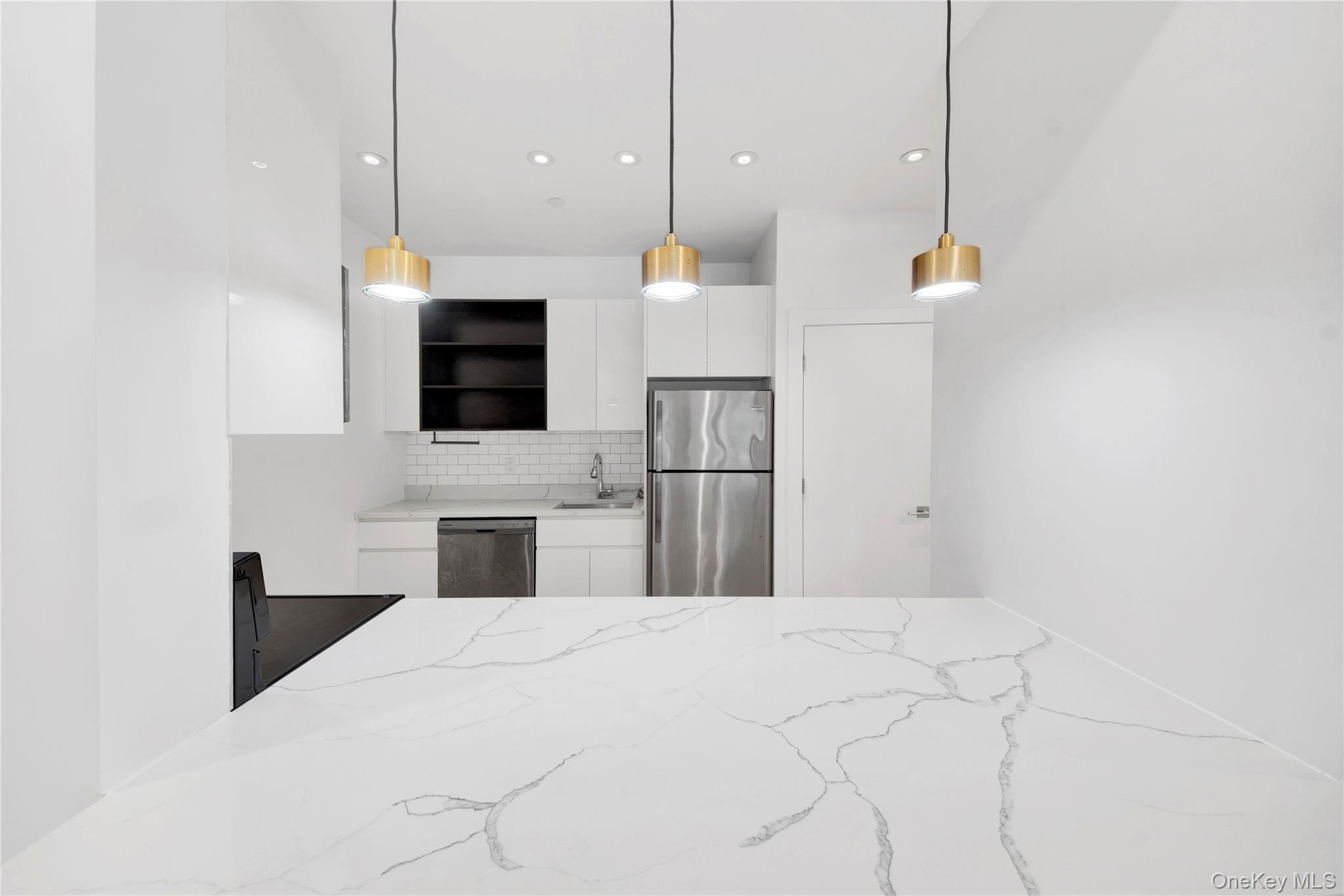 625 NORTH MACQUESTEN PARKWAY # 2B, Fleetwood, NY 10552