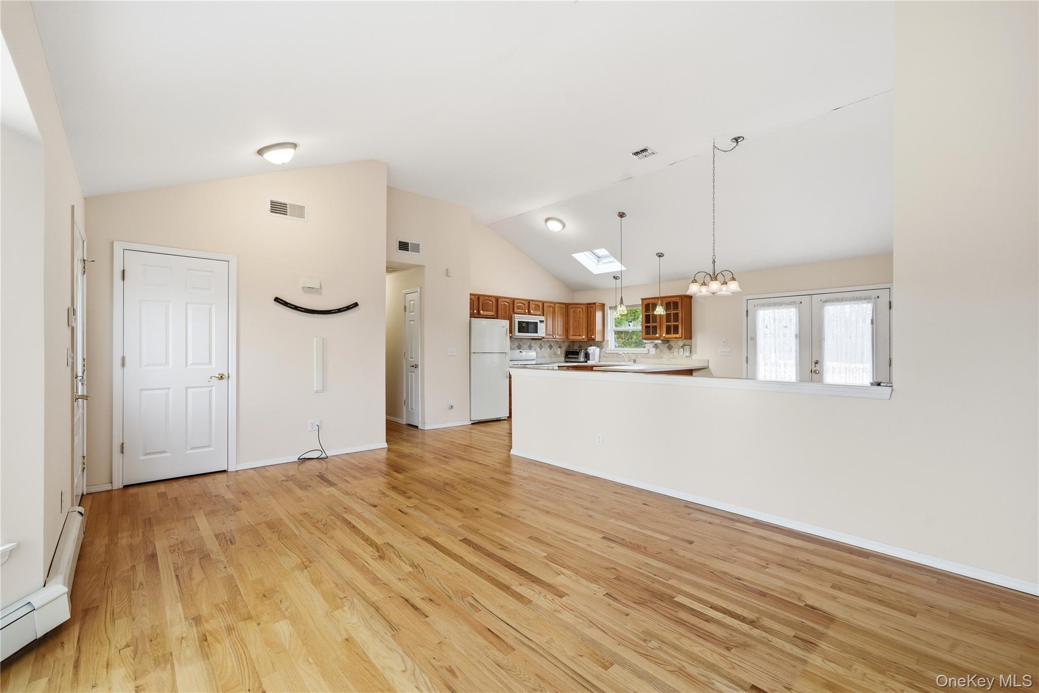 28 2nd Avenue, Central Islip, NY 11722