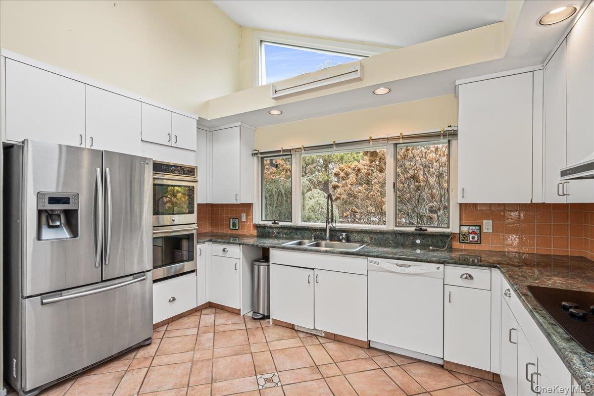 Westhampton, NY 11977